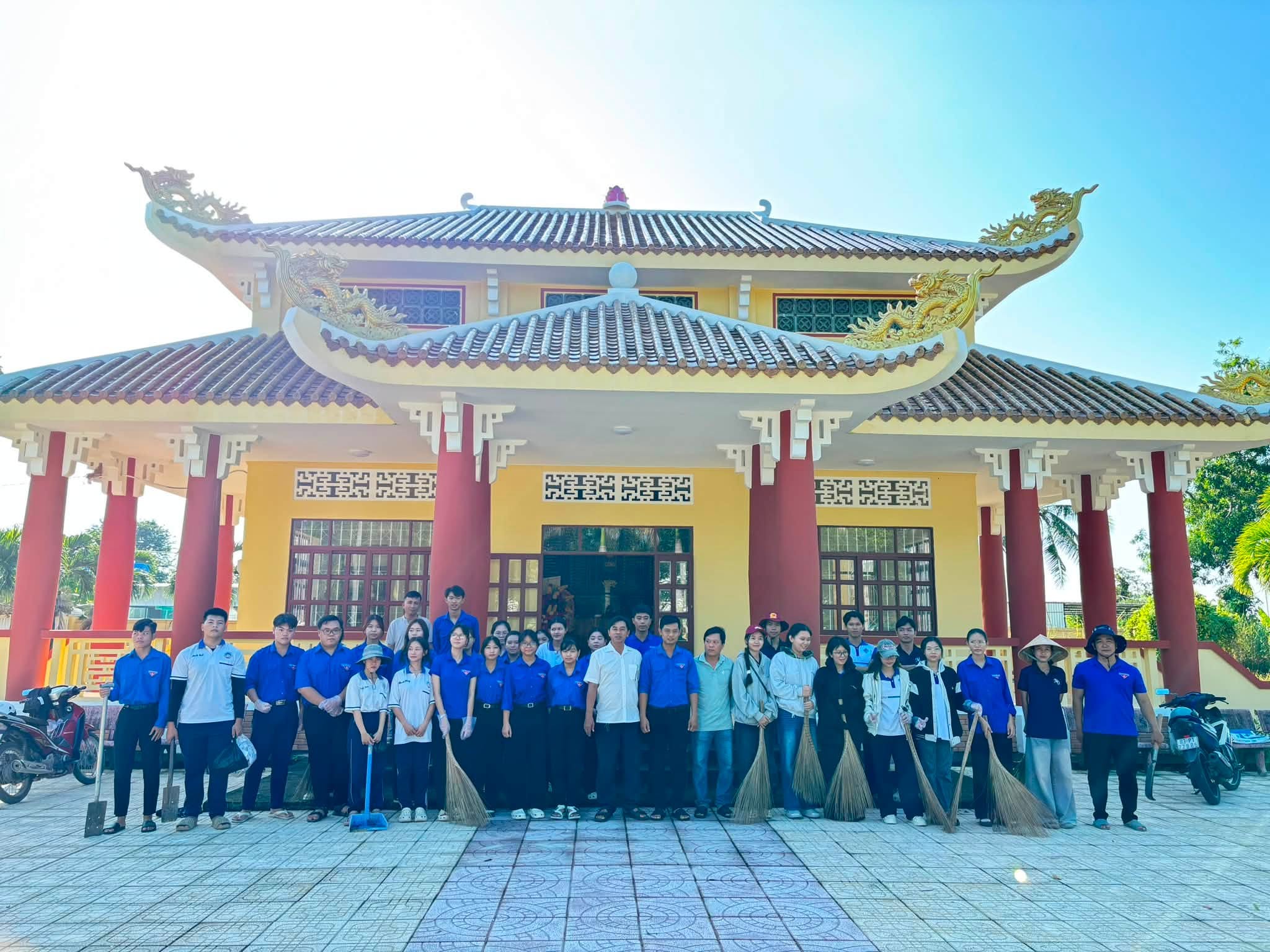 Đội hình Mùa hè xanh Chi hội sinh viên Mỹ Xuyên - Trần Đề