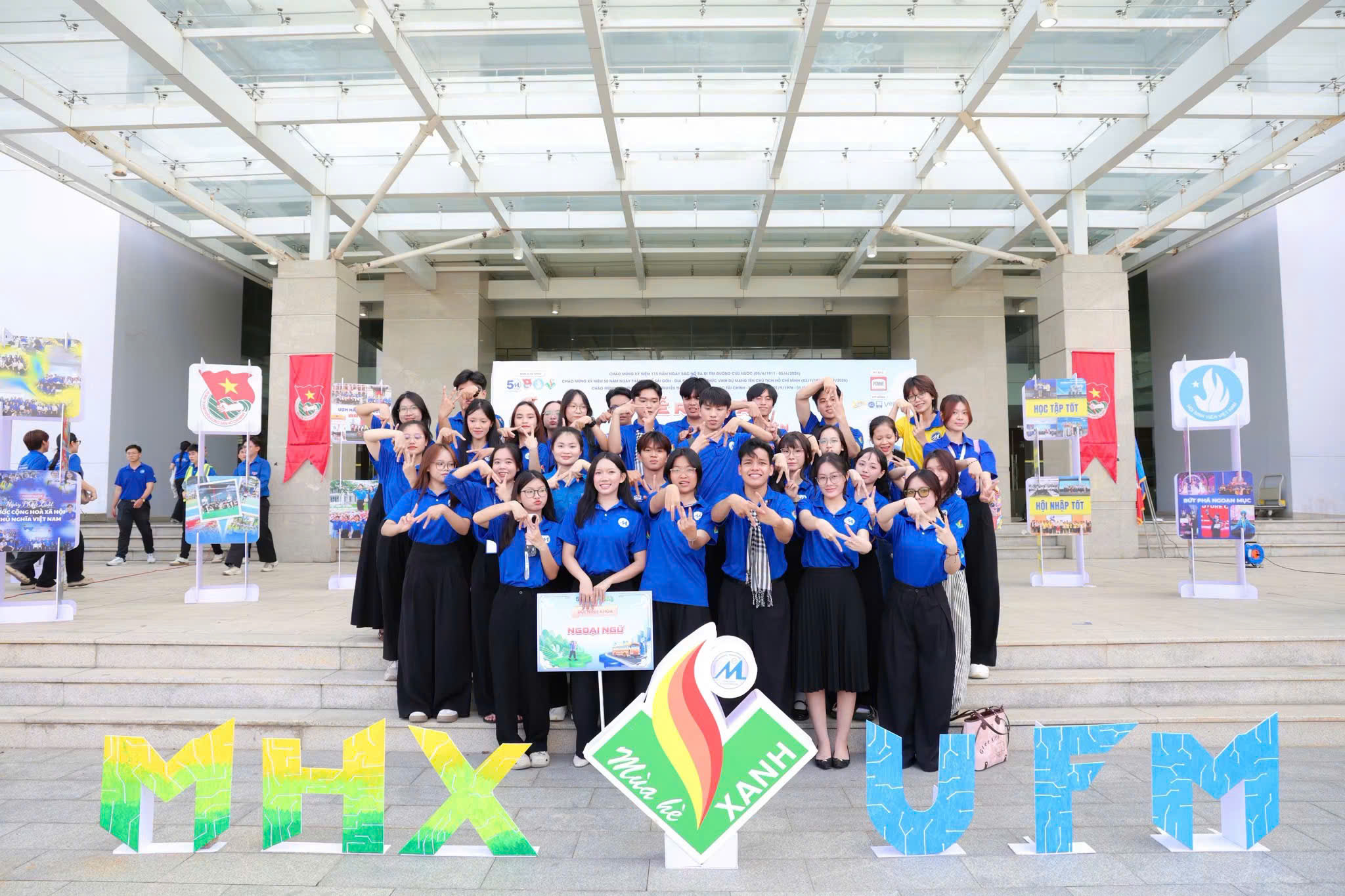 UFM - Đội hình Khoa Ngoại ngữ