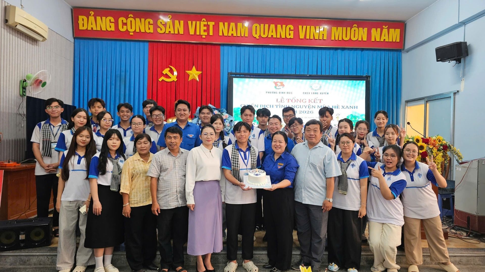 Đội hình Mùa hè xanh Chi hội sinh viên Long Xuyên