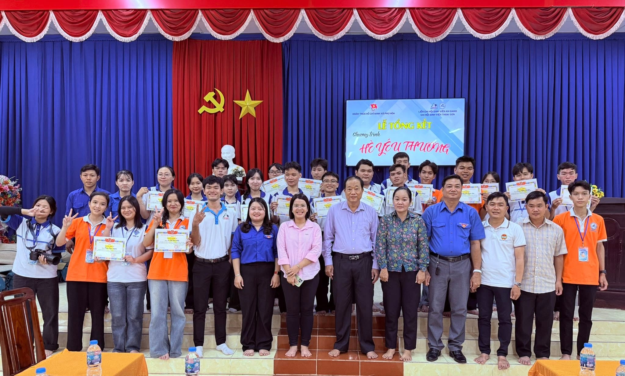Đội hình Mùa hè xanh Chi hội sinh viên Thoại Sơn