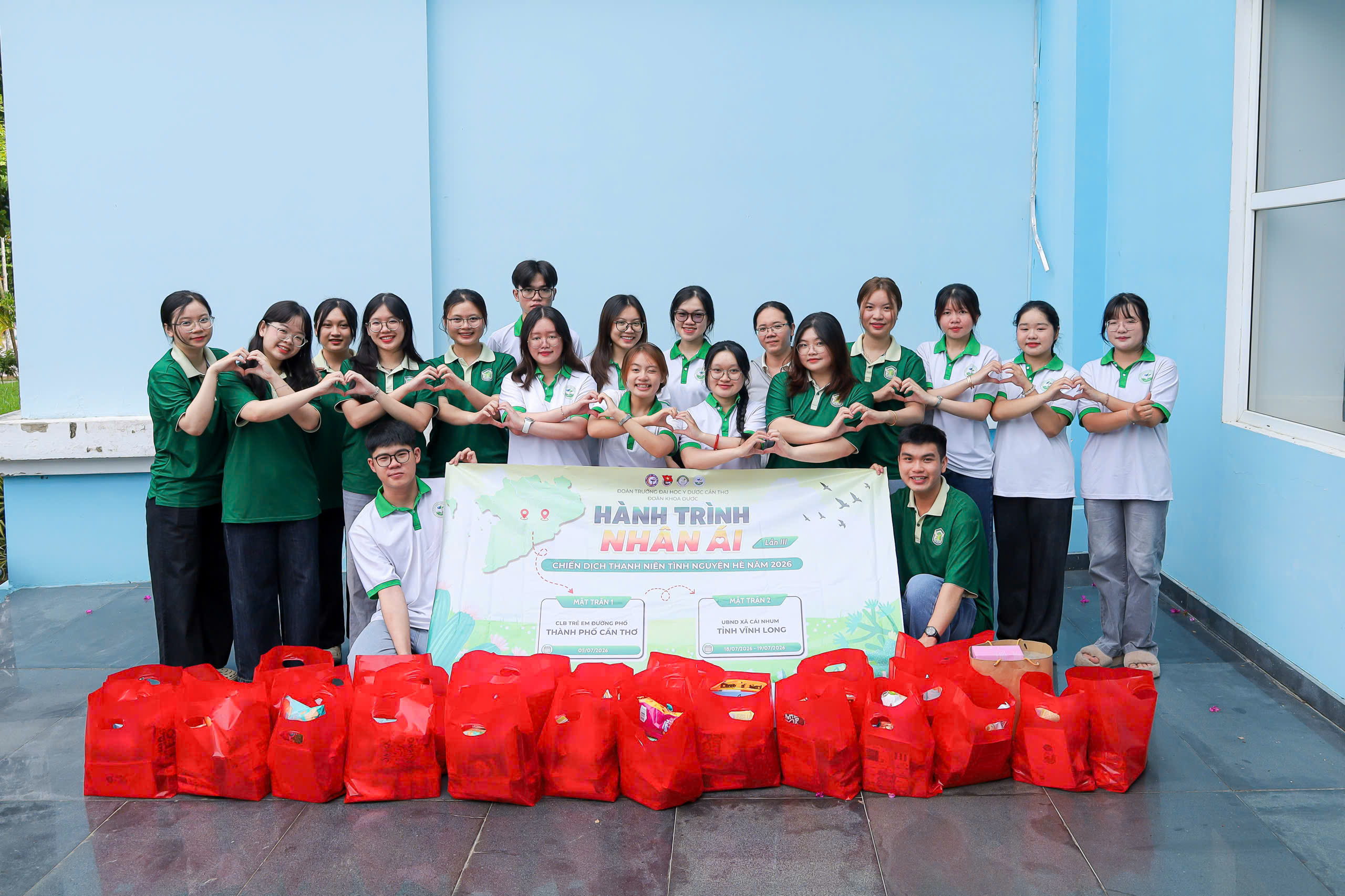 Đội hình Mùa Hè Xanh Đoàn Khoa Dược Trường Đại học Y Dược Cần Thơ (MT 1)