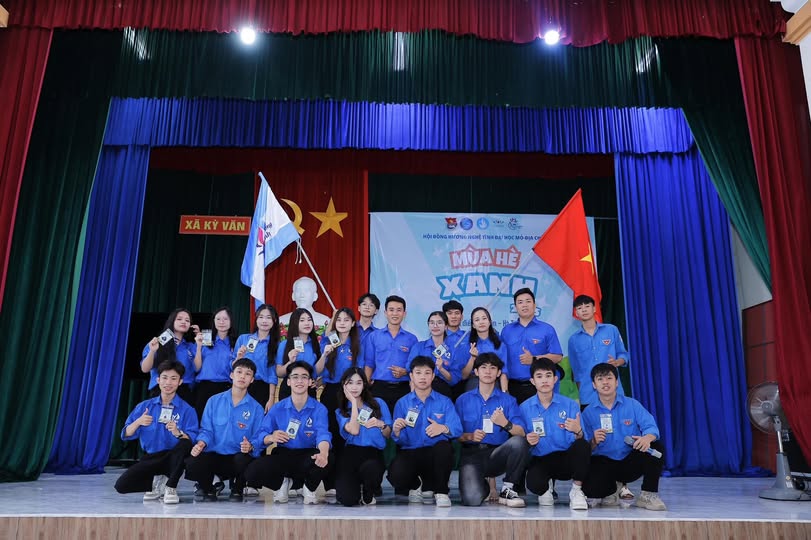 Đội hình Mùa hè xanh Hội đồng hương Nghệ Tĩnh Trường Đại học Mỏ - địa chất