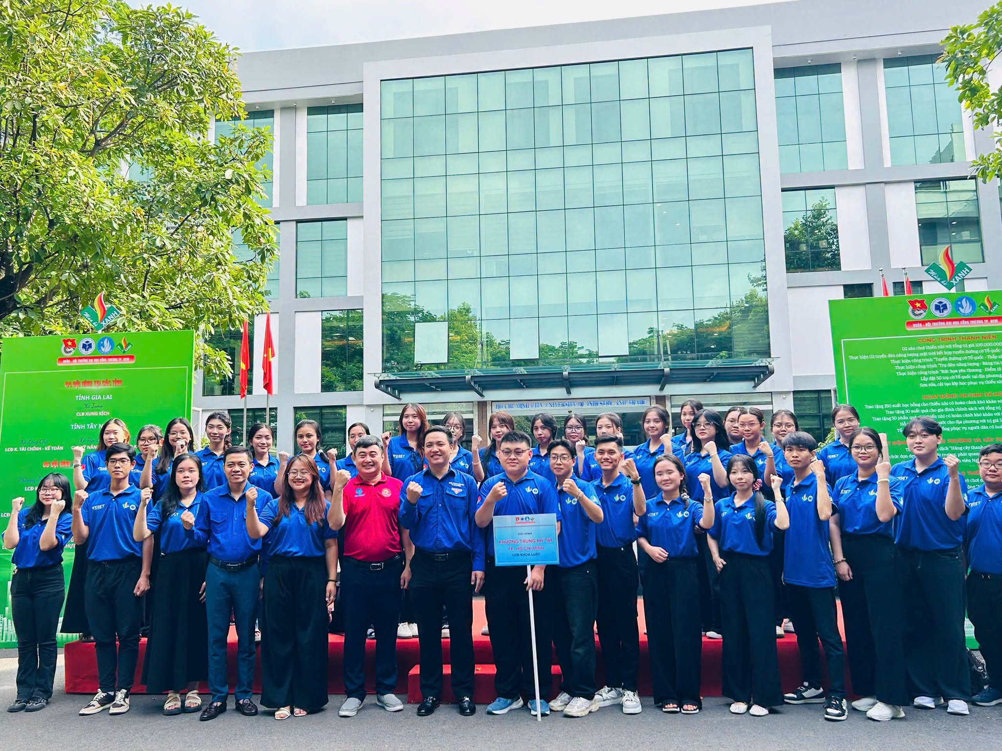 Đội hình Khoa Luật