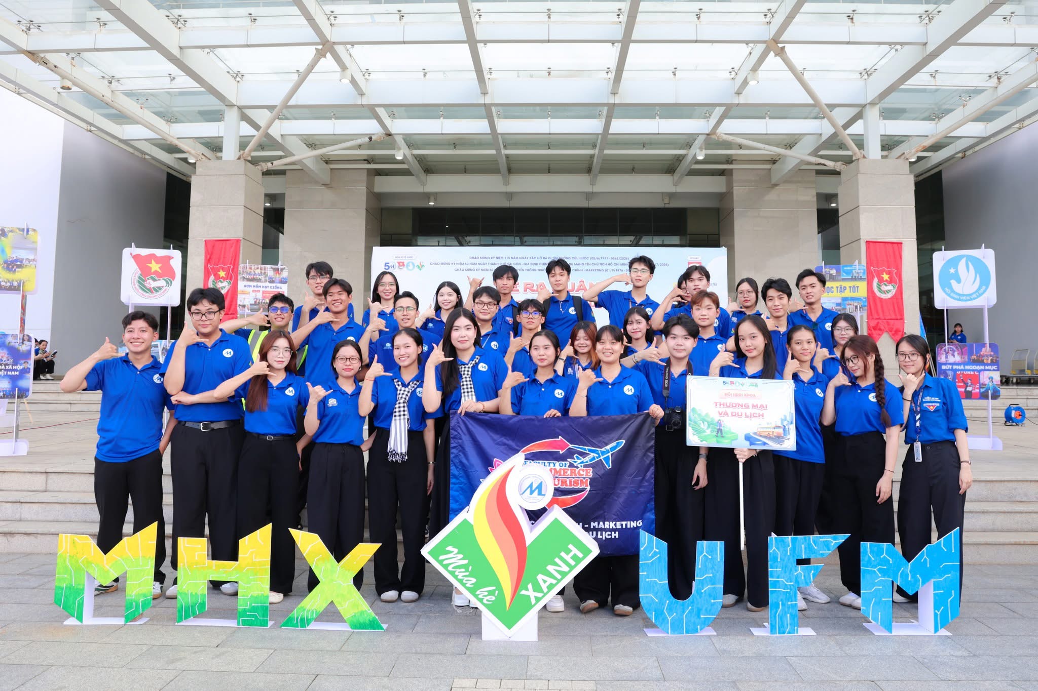 UFM- Đội hình Khoa Thương Mại và Du Lịch