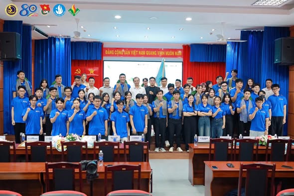 Đội hình Mùa hè xanh Trường Đại học Giao thông Vận tải phân hiệu tại TP. Hồ Chí Minh