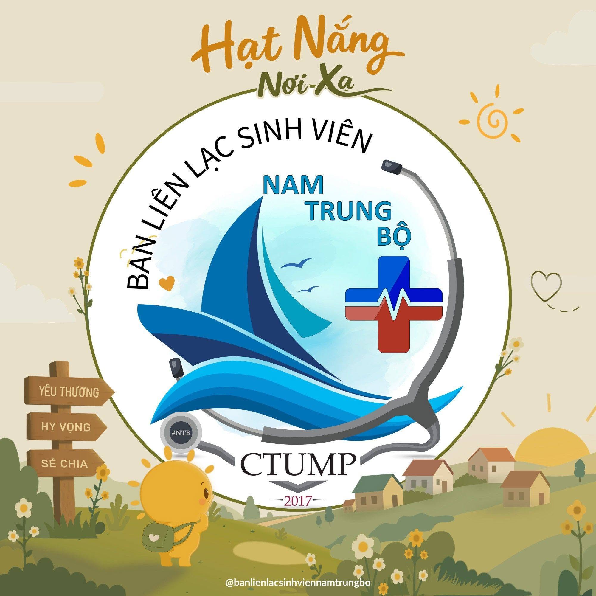 Đội hình Mùa hè xanh Ban Liên lạc Sinh viên Nam Trung Bộ tại xã Bác Ái Đông, tỉnh Khánh Hòa