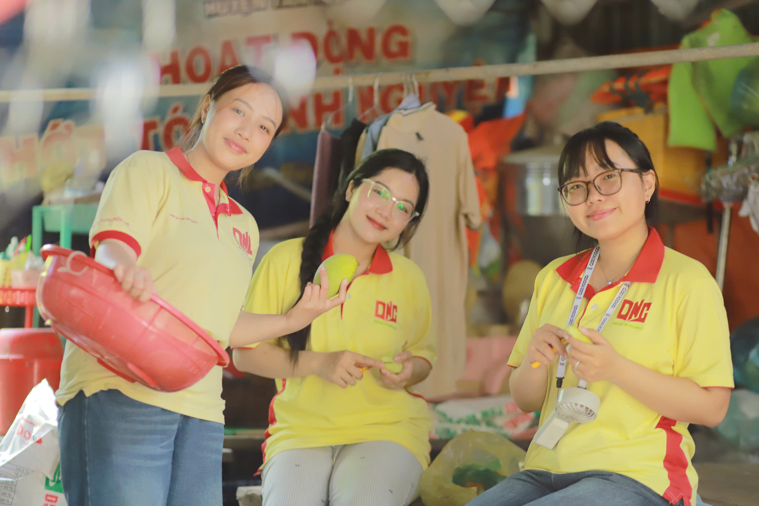 ĐỘI HÌNH "BỮA CƠM TÌNH NGHĨA" TẠI XÃ TÂN HỘI