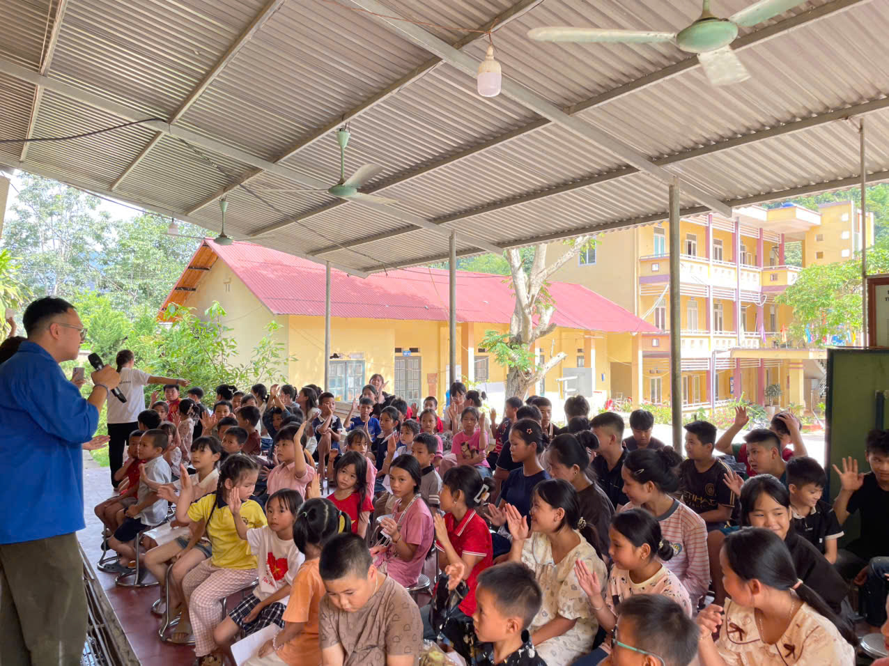 TRƯỜNG CAO ĐẲNG Y TẾ HÀ ĐÔNG -MANG KIẾN THỨC NGÀNH Y ĐẾN VỚI TRẺ EM VÙNG CAO