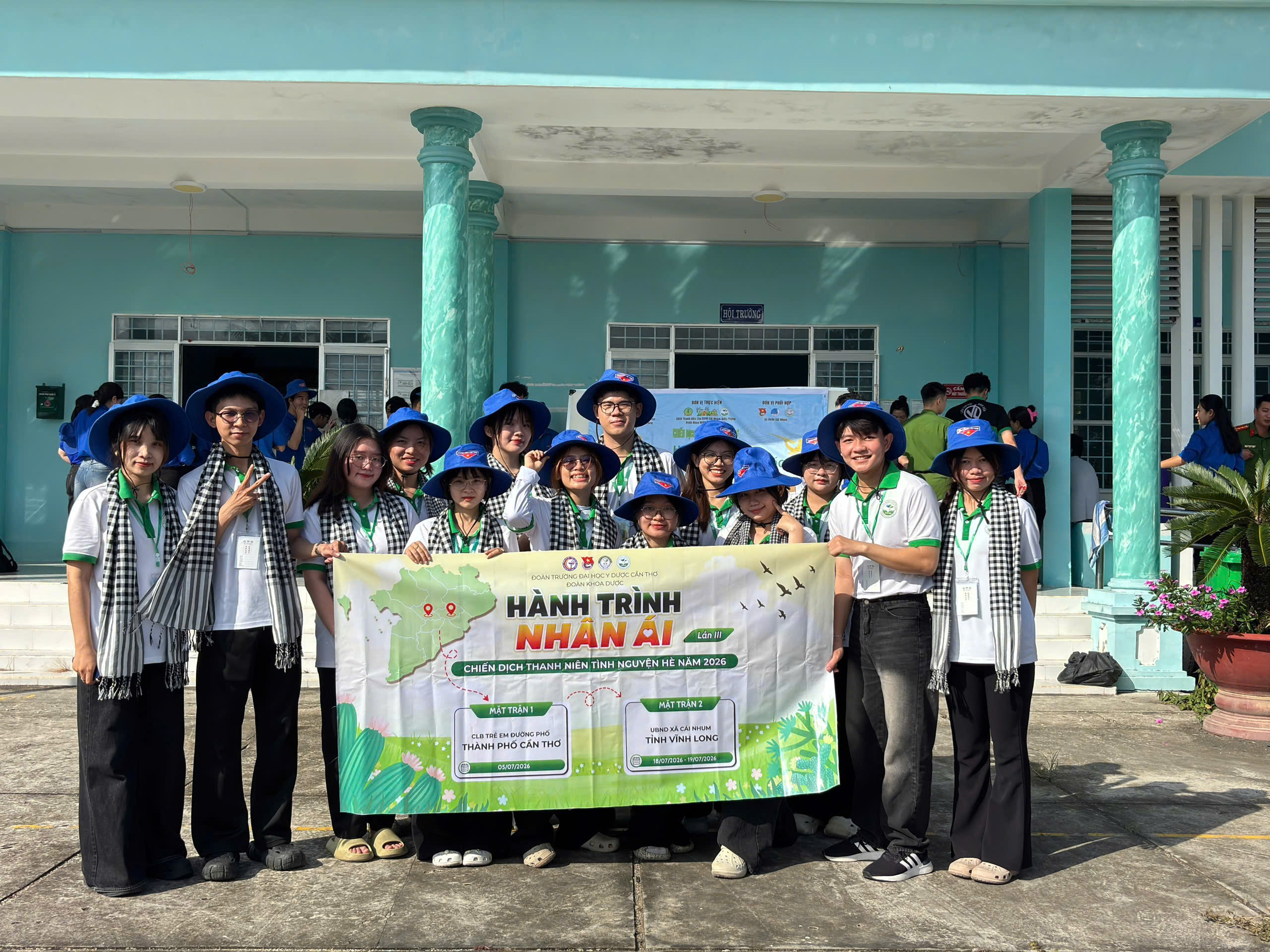 Đội hình Mùa Hè Xanh Đoàn Khoa Dược Trường Đại học Y Dược Cần Thơ (MT 2)