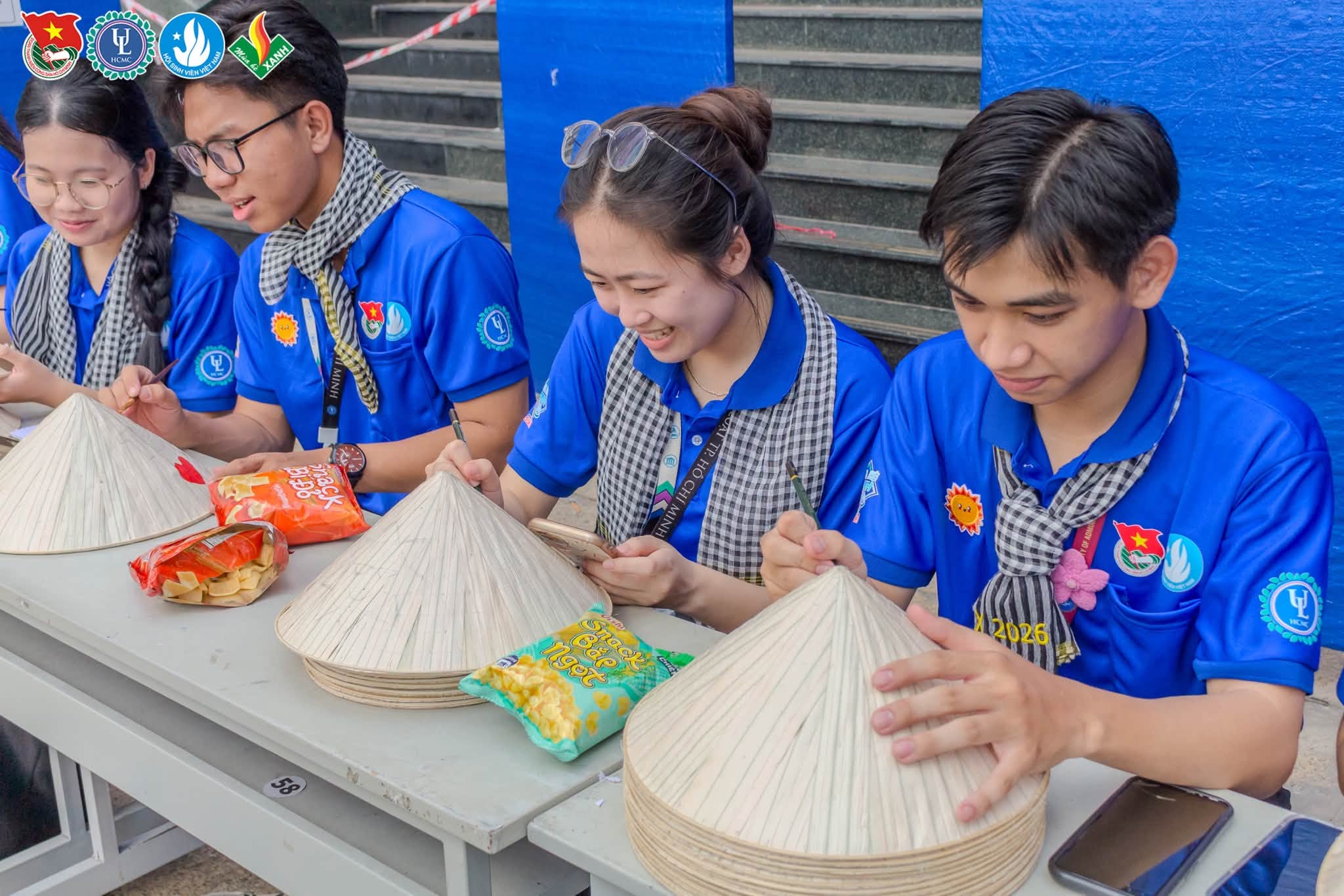 Hội thi Trang trí nón lá