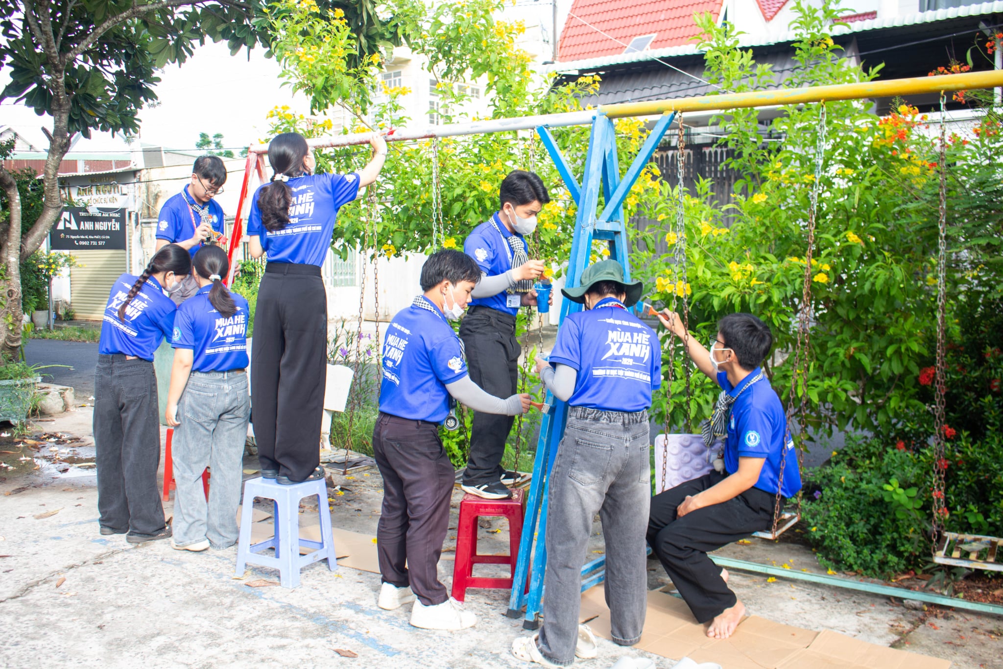 Sơn sửa sân chơi thiếu nhi tại xã Tân An Hội, TP. HCM