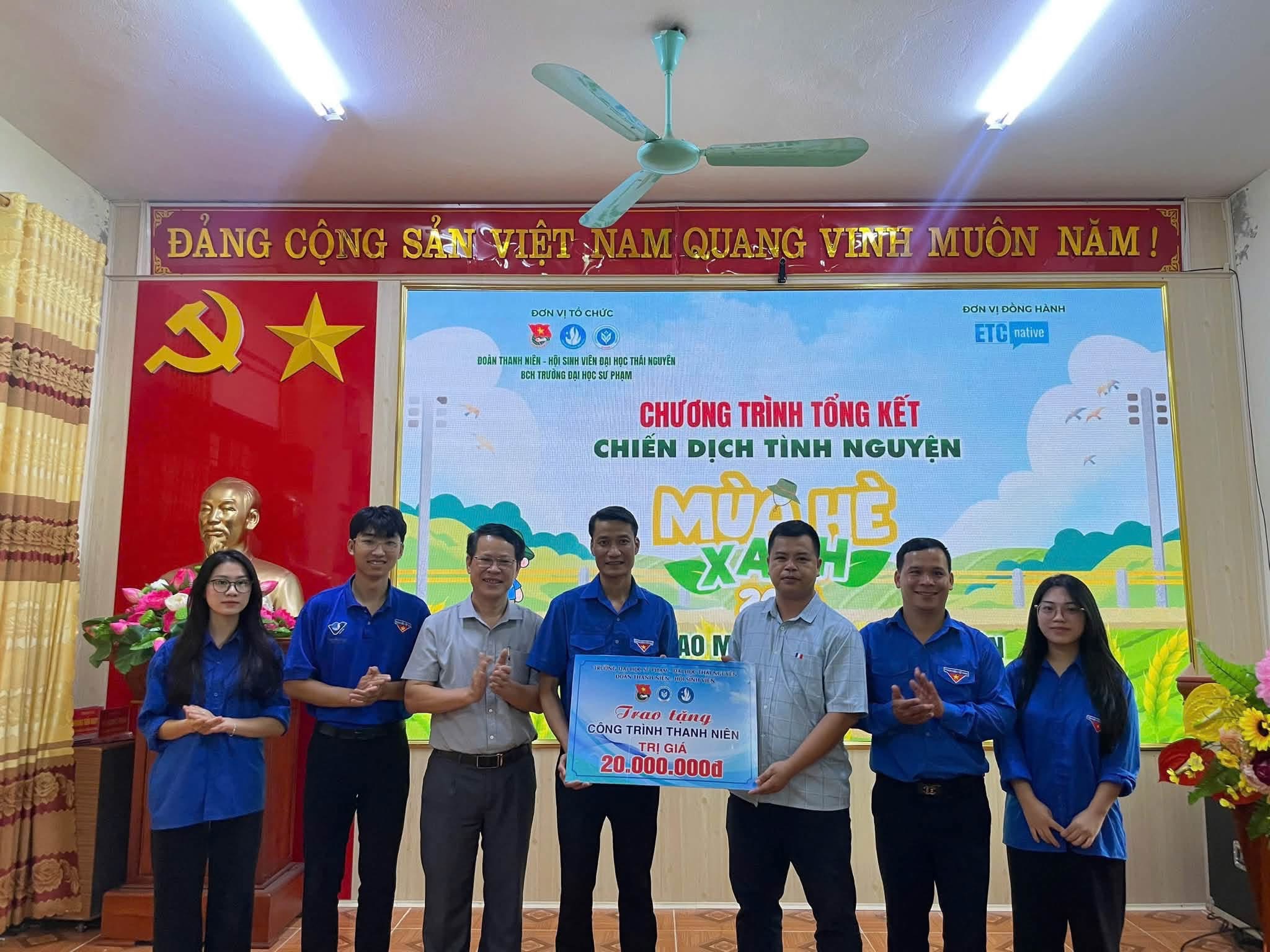 XÂY DỰNG NHÀ ĐỂ XE CHO HỌC SINH TẠI TRƯỜNG PHỔ THÔNG DÂN TỘC BÁN TRÚ THCS CAO TÂN