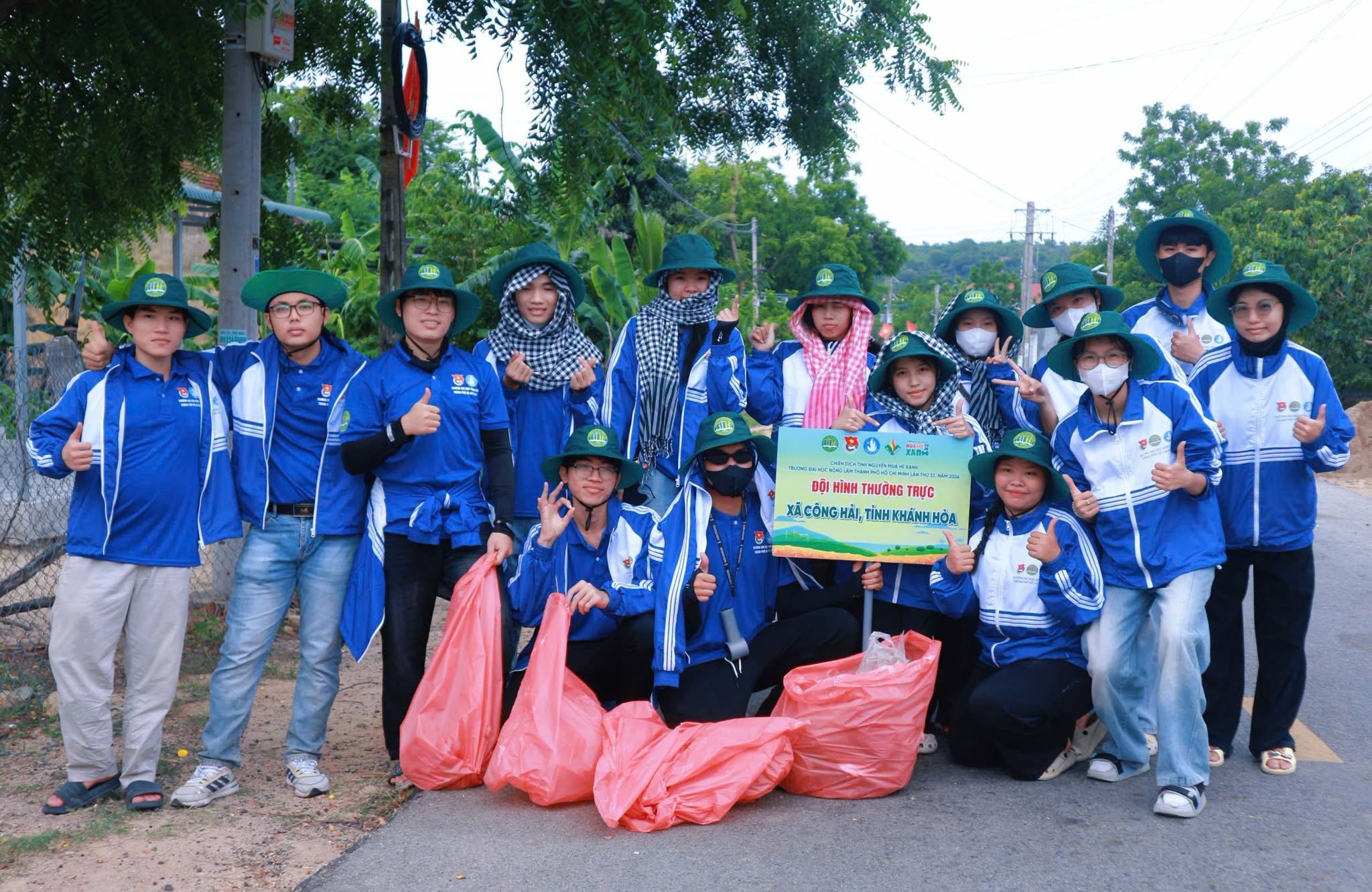 ĐỘI HÌNH TỈNH KHÁNH HÒA - THỰC HIỆN DỌN VỆ SINH ĐƯỜNG LÀNG, NGÕ XÓM