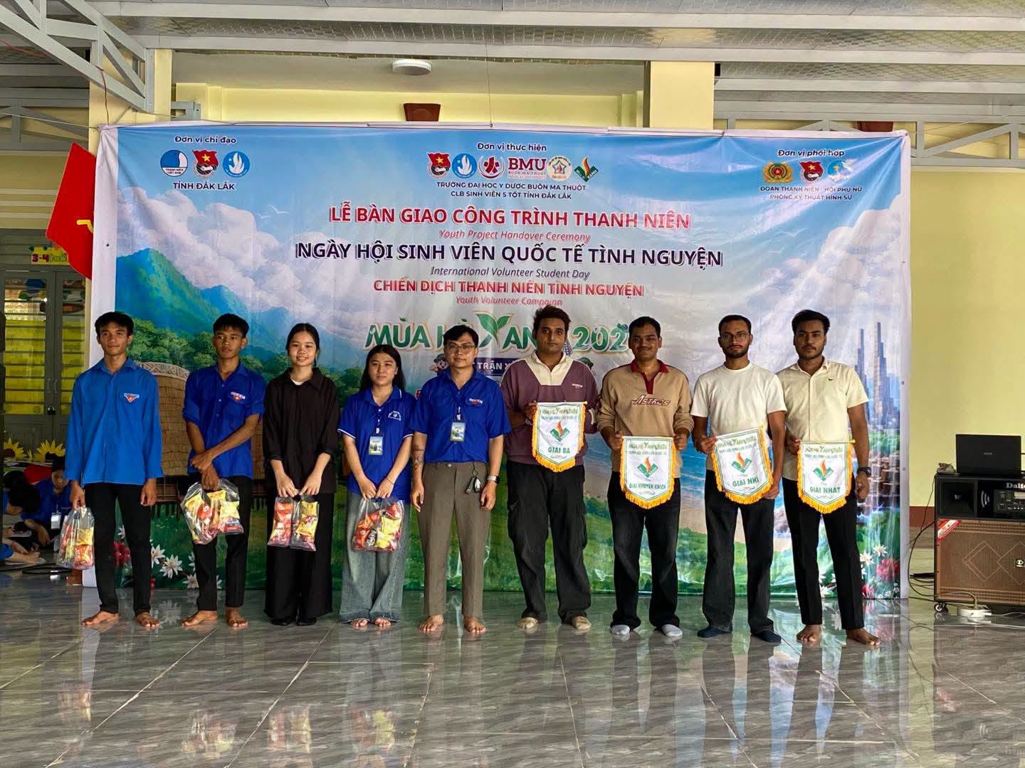 NGÀY HỘI SINH VIÊN TÌNH NGUYỆN QUỐC TẾ – KẾT NỐI VĂN HÓA, CHUNG TAY VÌ CỘNG ĐỒNG