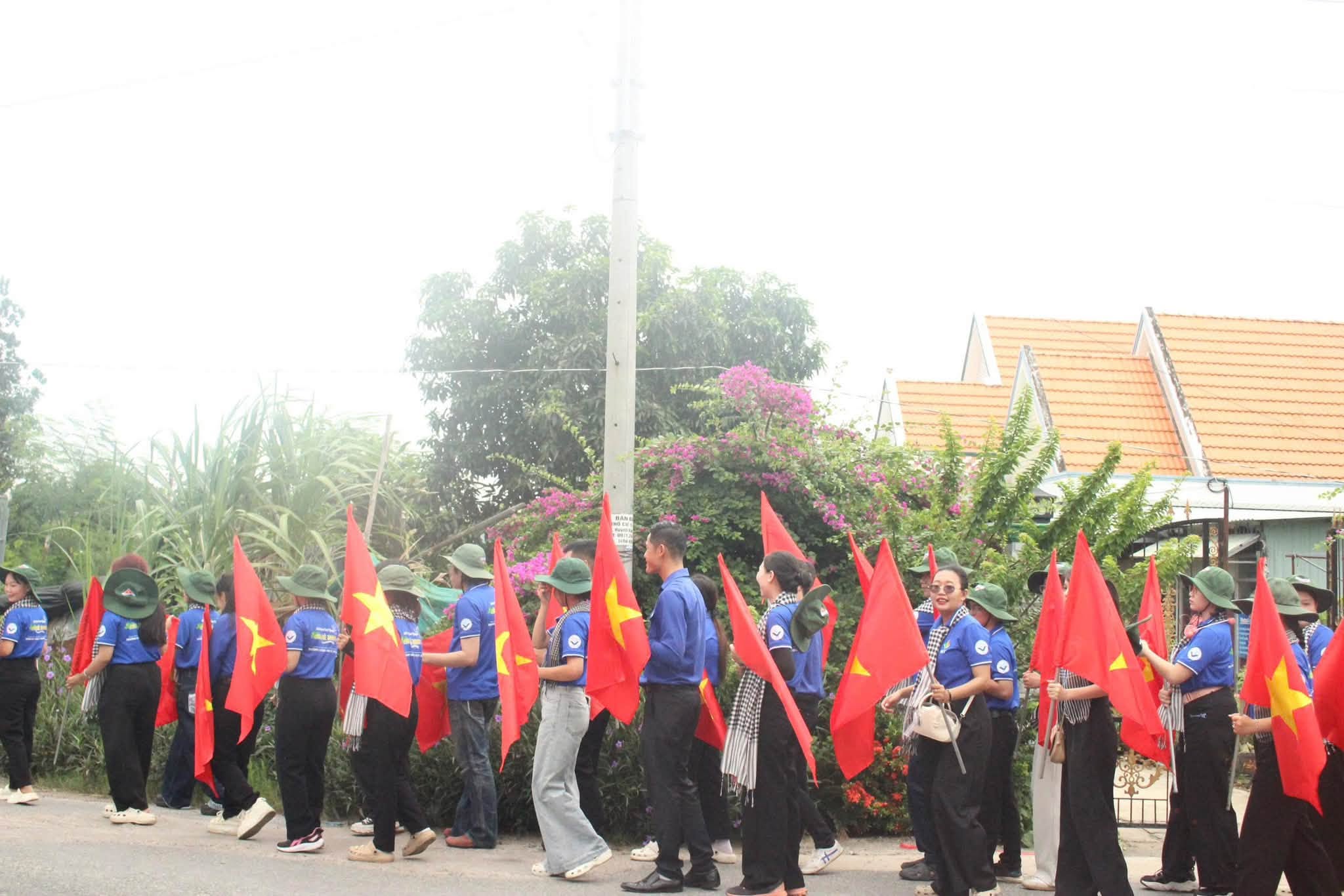 ĐƯỜNG CỜ TỔ QUỐC