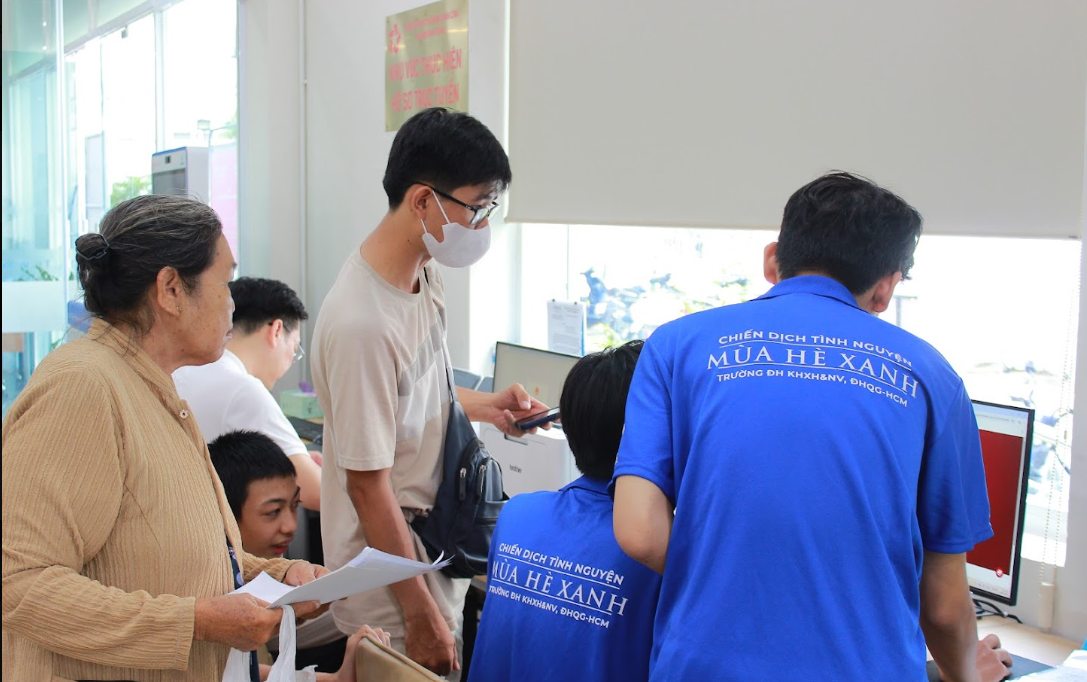 BÌNH DÂN HỌC VỤ SỐ - HỖ TRỢ DỊCH VỤ CÔNG TẠI PHƯỜNG BÌNH TRƯNG