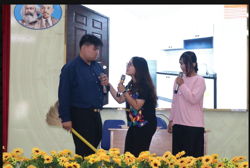 Kịch tuyên truyền về chủ đề “Bạo lực gia đình” dành cho người dân tại phường Phú Thọ Hòa, TP. HCM