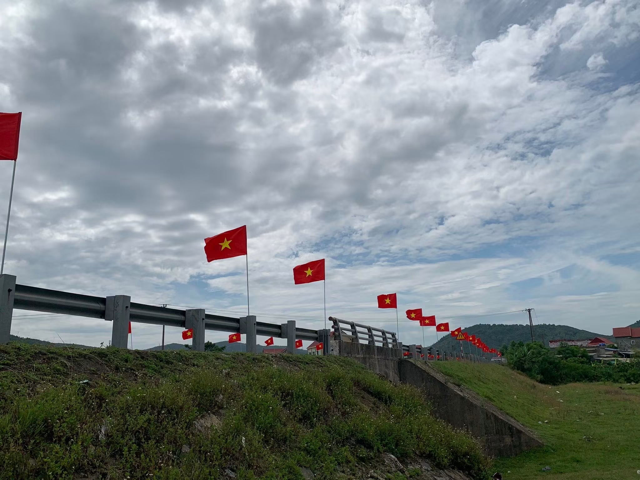 TREO CỜ & BÀN GIAO CÔNG TRÌNH THANH NIÊN 🇻🇳