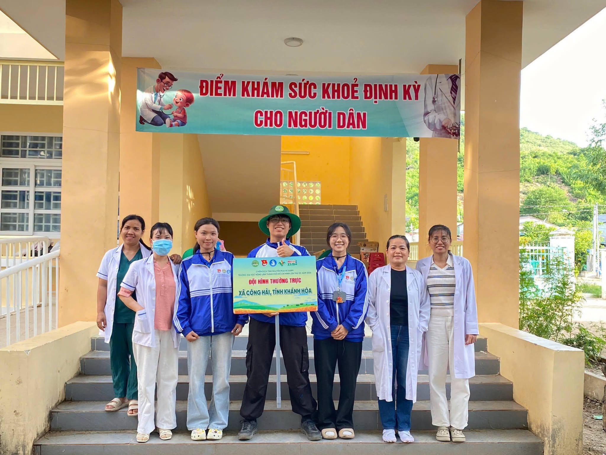 ĐỘI HÌNH THƯỜNG TRỰC TỈNH KHÁNH HÒA ĐỒNG HÀNH CÙNG BÀ CON TRONG BUỔI KHÁM SỨC KHỎE ĐỊNH KỲ