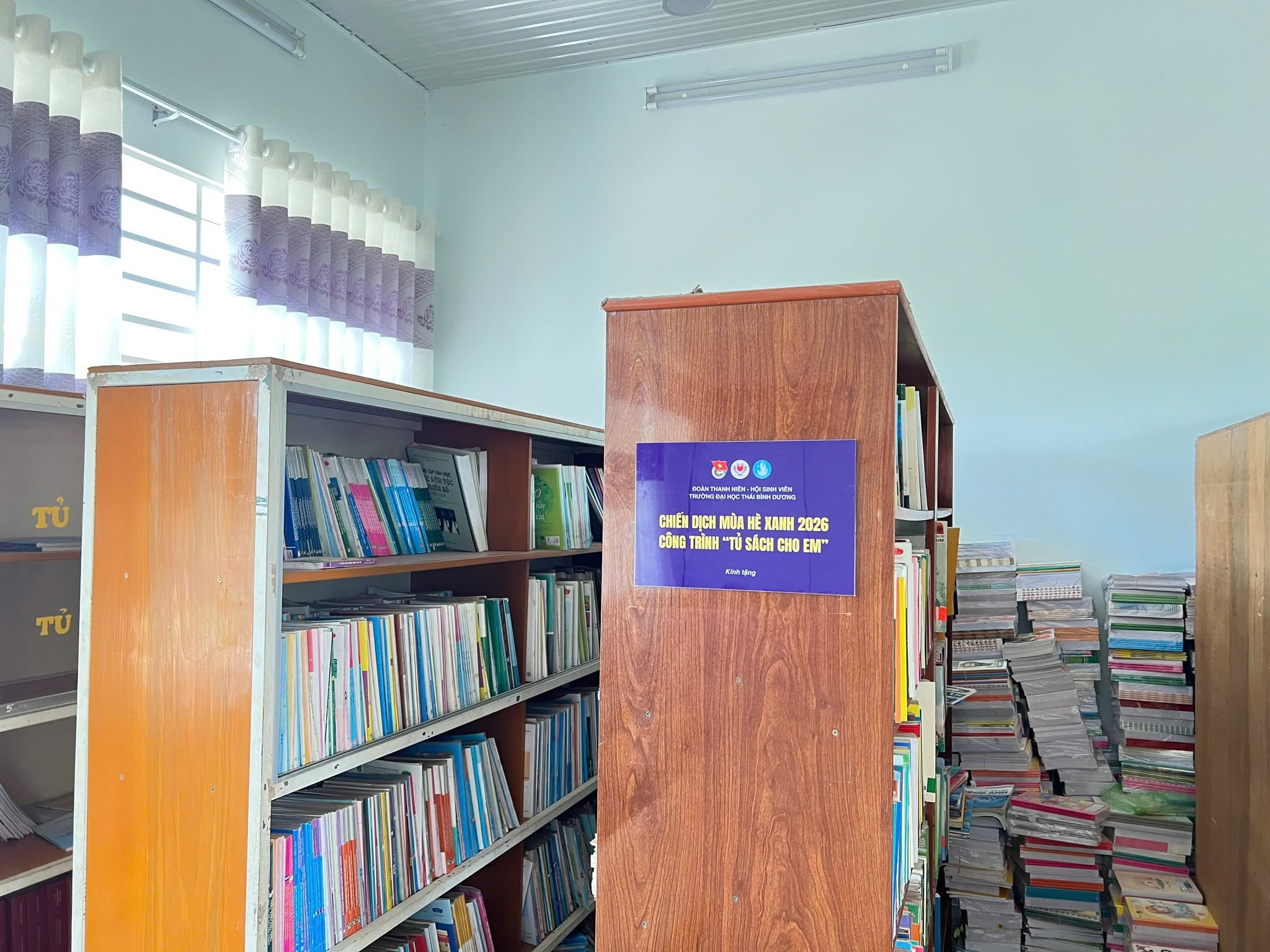 [TBD]"Tủ sách cho em"
