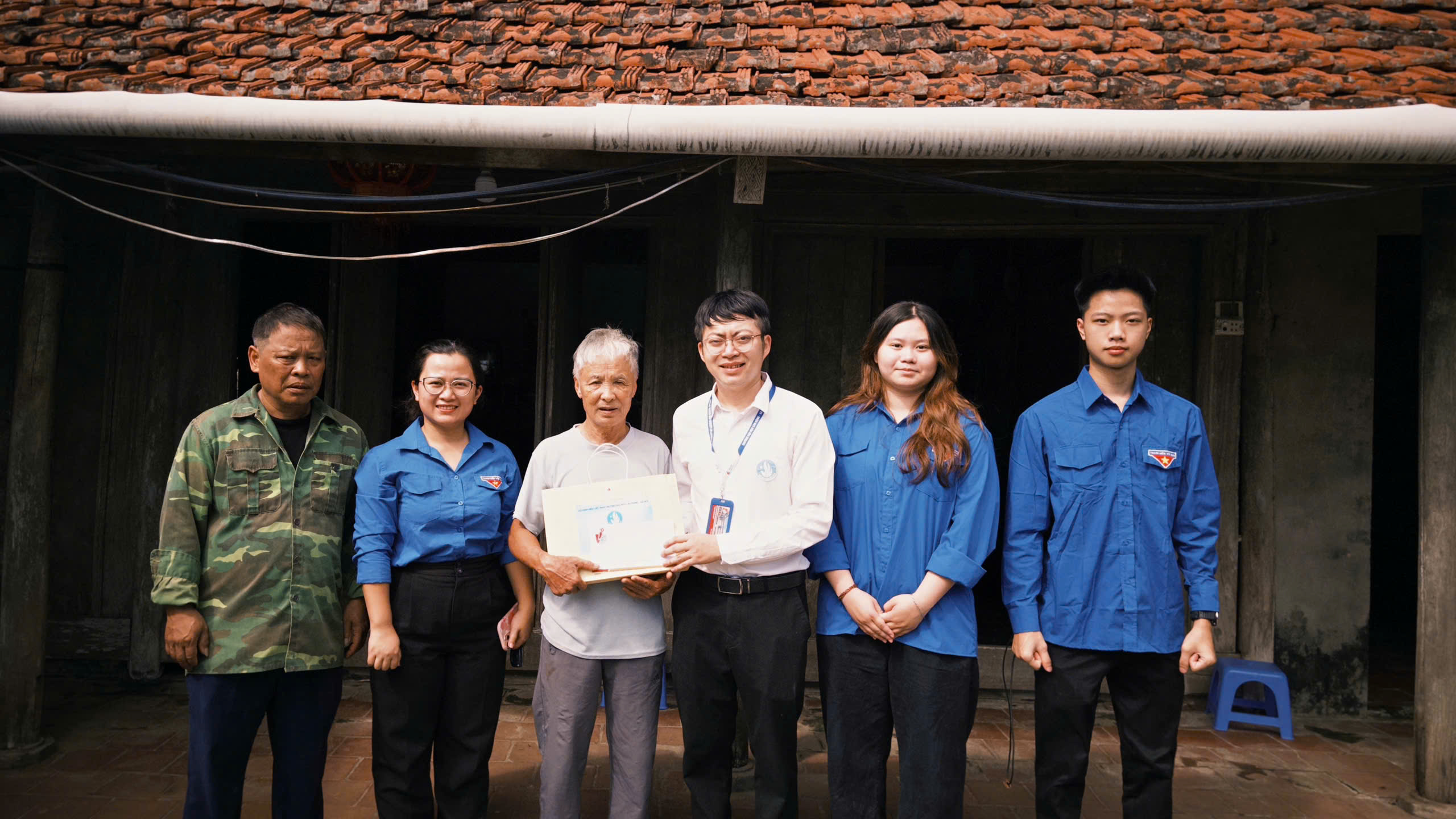 HỘI SINH VIÊN TRƯỜNG ĐẠI HỌC LAO ĐỘNG - XÃ HỘI TRI ÂN MẸ VIỆT NAM ANH HÙNG VÀ CÁC GIA ĐÌNH CHÍNH SÁCH TẠI XÃ PHÙNG NGUYÊN