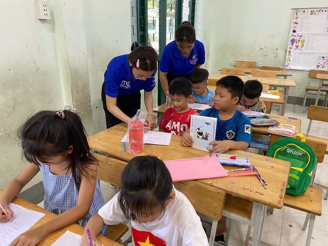 BUỔI HỌC THỨ 2 TẠI TRƯỜNG TIỂU HỌC CHÂU PHA A