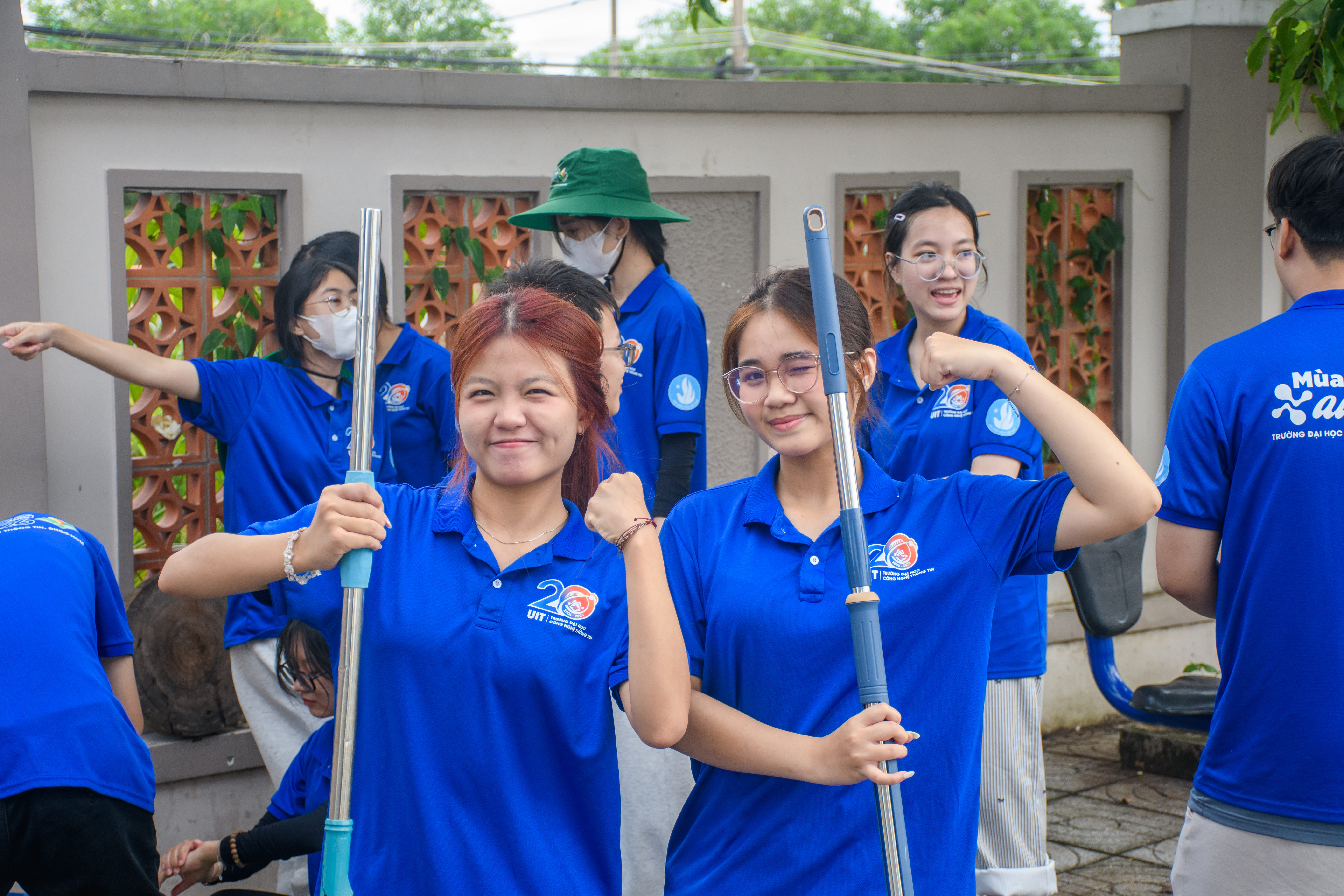 Dọn dẹp khuôn viên