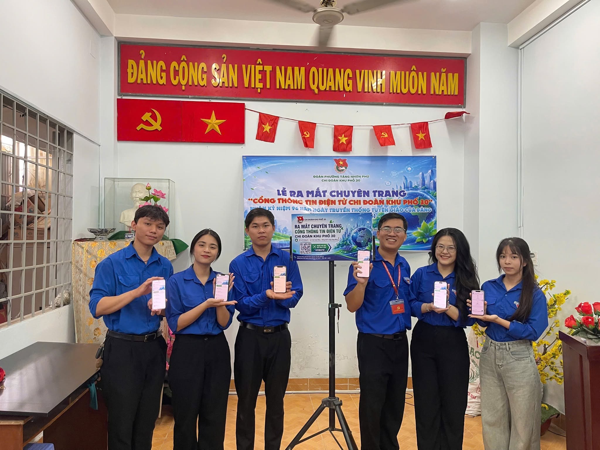 THANH NIÊN MÙA HÈ SỐ: RA MẮT CHUYÊN TRANG “CỔNG THÔNG TIN ĐIỆN TỬ CHI ĐOÀN KHU PHỐ 30”