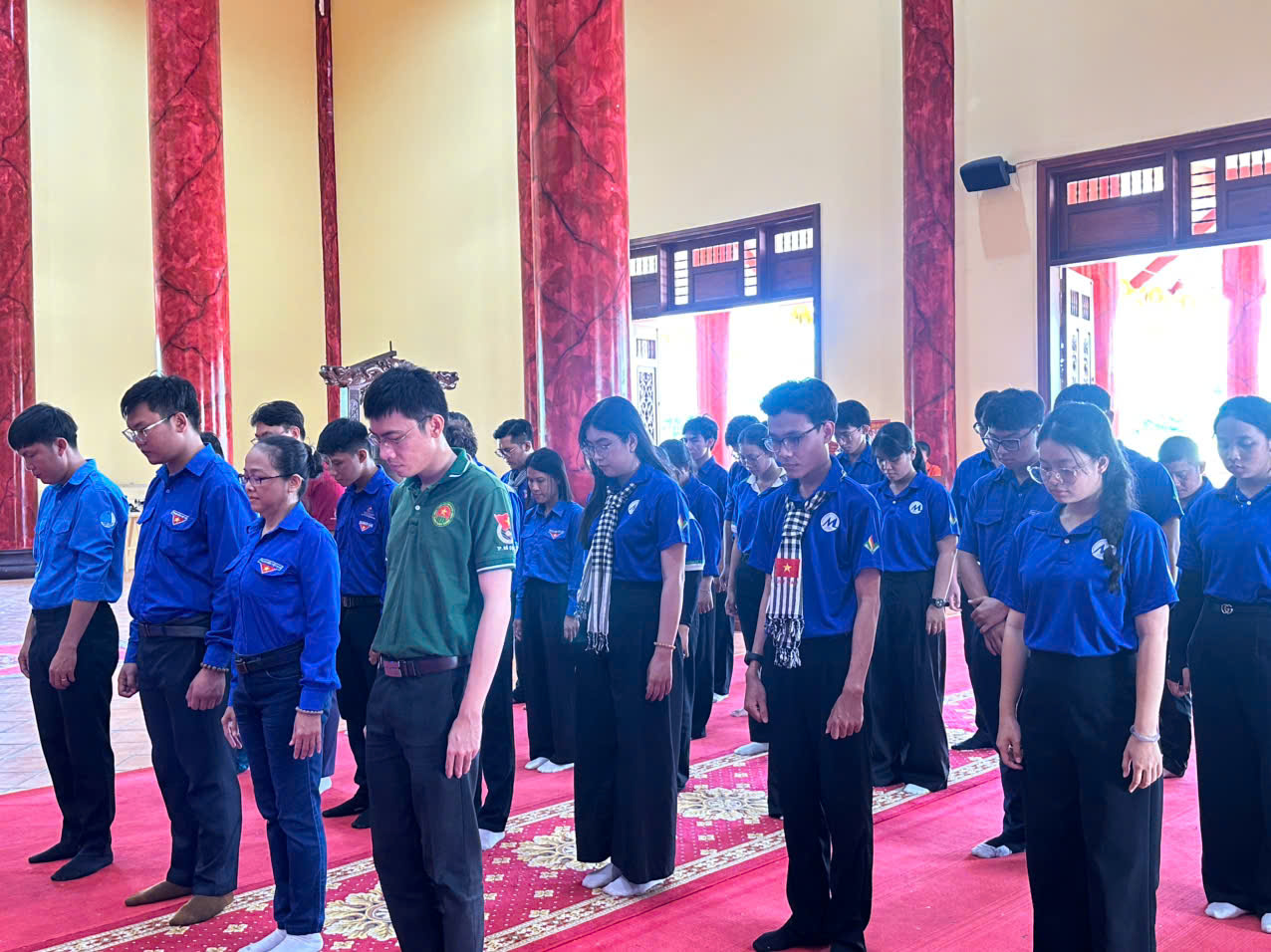 UFM - Dâng hương tại Đền thờ các Anh hùng Liệt sĩ rừng Sác