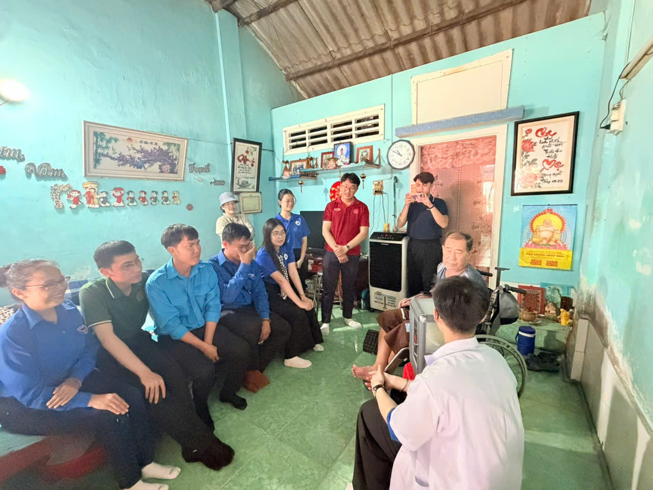 UFM - Trao tặng quà, thăm hỏi gia đình chính sách