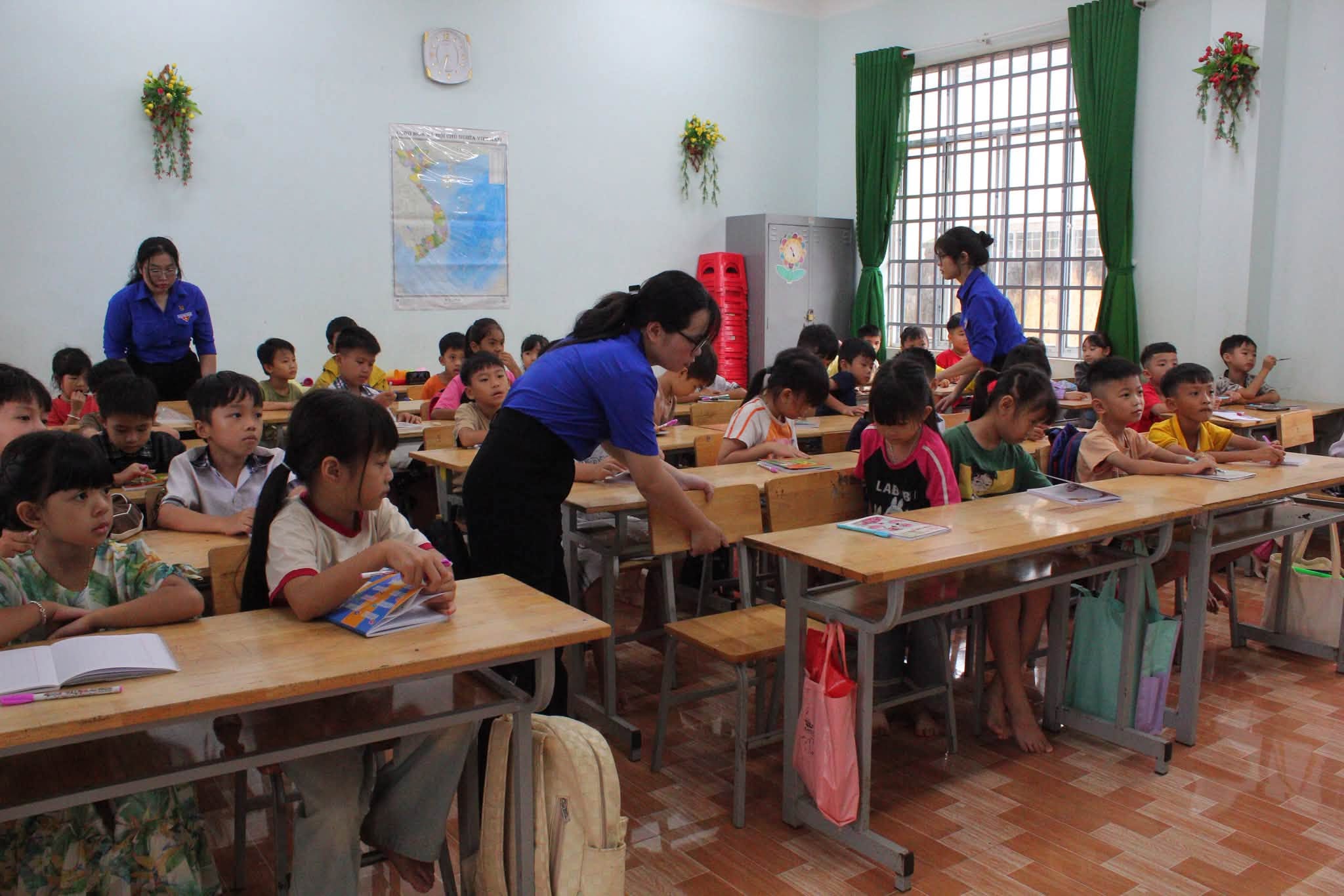 TỔNG KẾT TUẦN DẠY HỌC ĐẦU TIÊN CỦA LỚP HỌC "GIA SƯ ÁO XANH"
