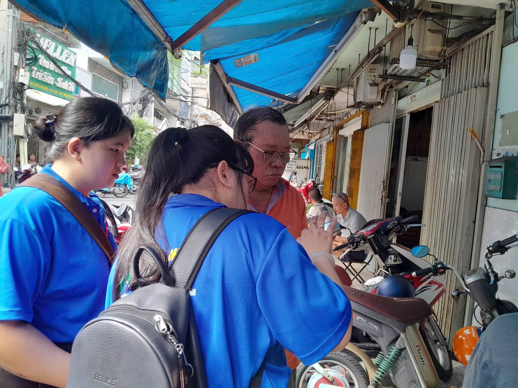 HỖ TRỢ ĐẢNG VIÊN TIẾP CẬN SỔ TAY ĐẢNG VIÊN ĐIỆN TỬ - PHƯỜNG VƯỜN LÀI
