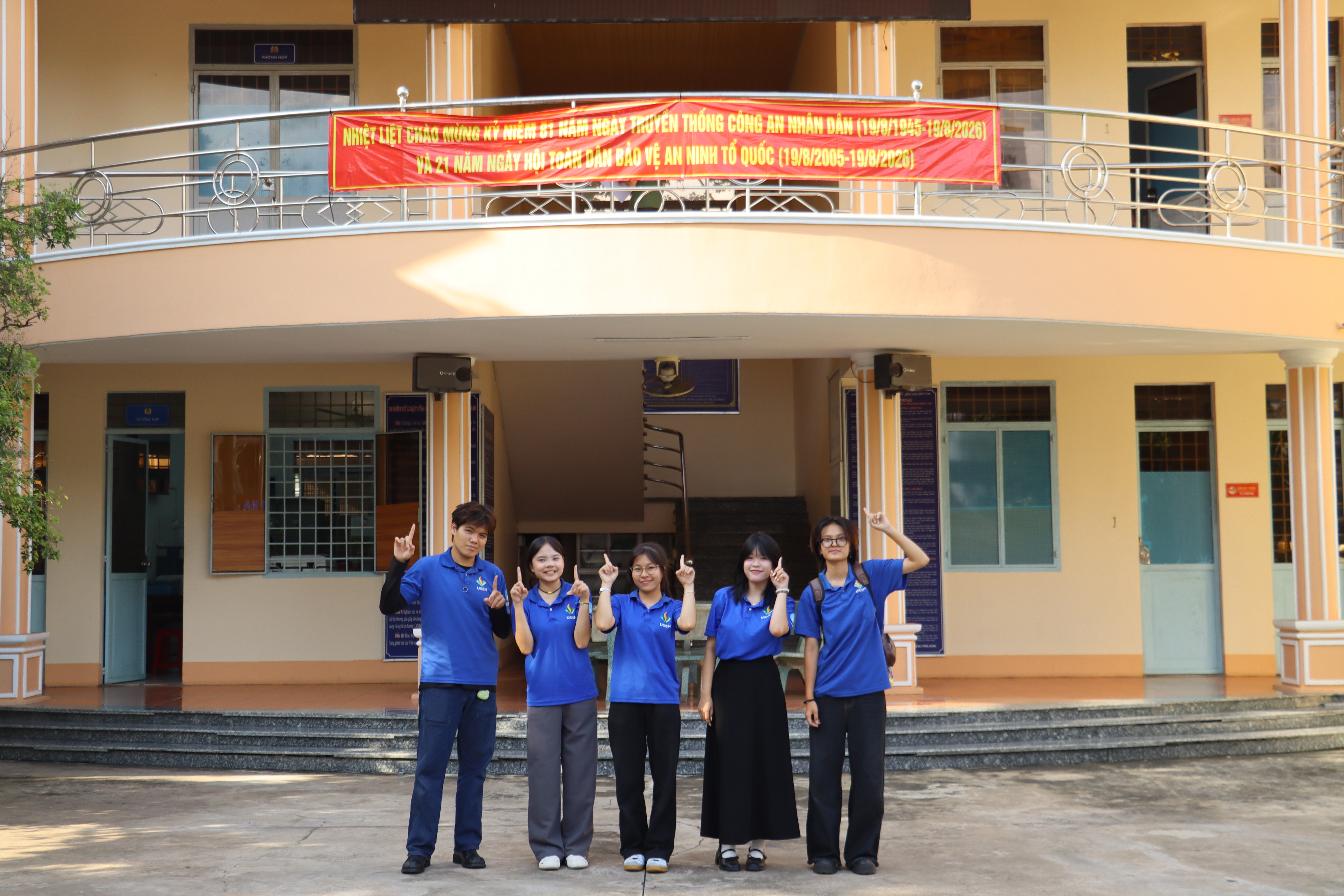 HƯỞNG ỨNG NGÀY CAO ĐIỂM “CHUYỂN ĐỔI SỐ - CHUYỂN ĐỘNG XANH”