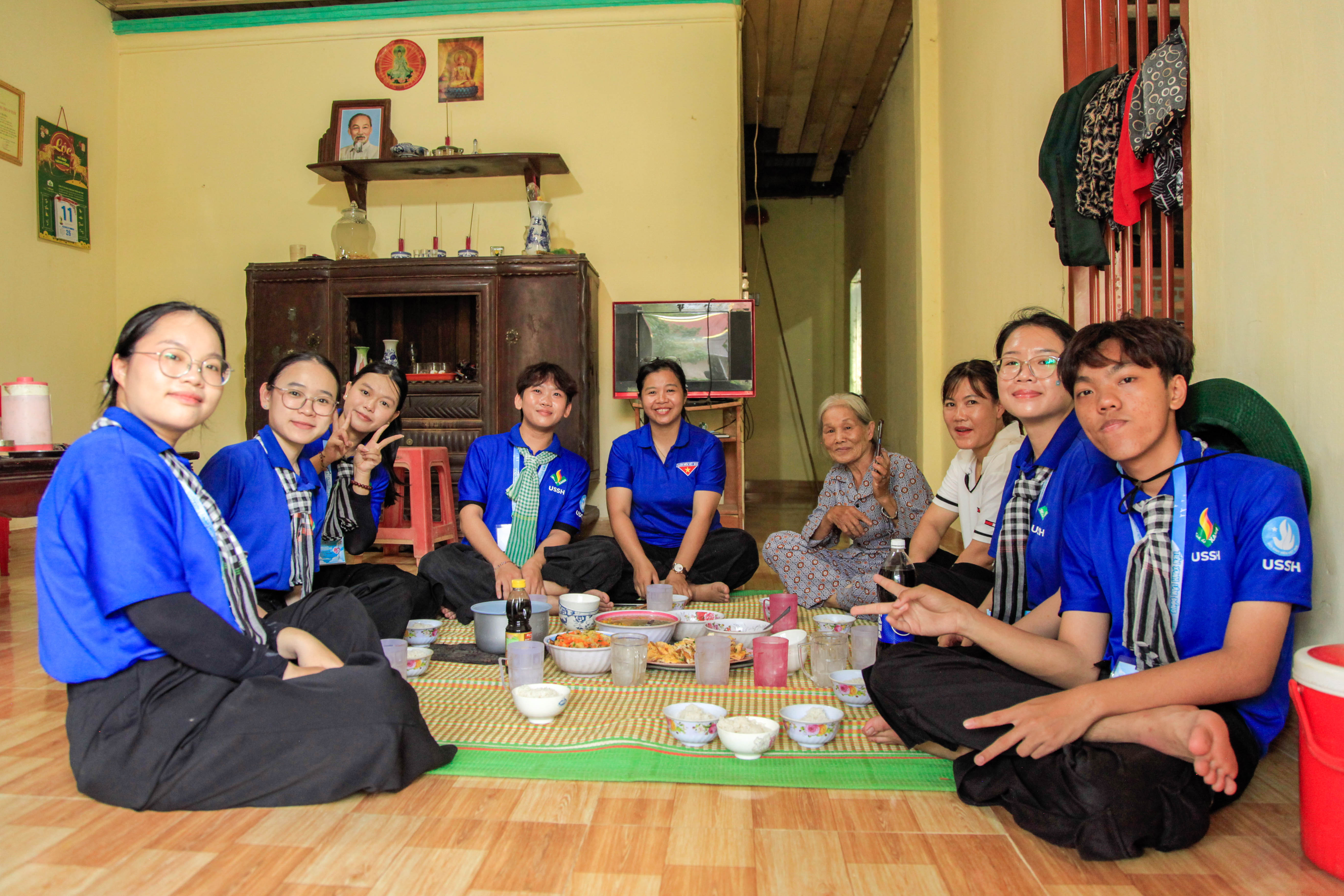 Hoạt động 7: Thăm hỏi, nấu ăn tại gia đình Cựu Chiến binh tại địa phương