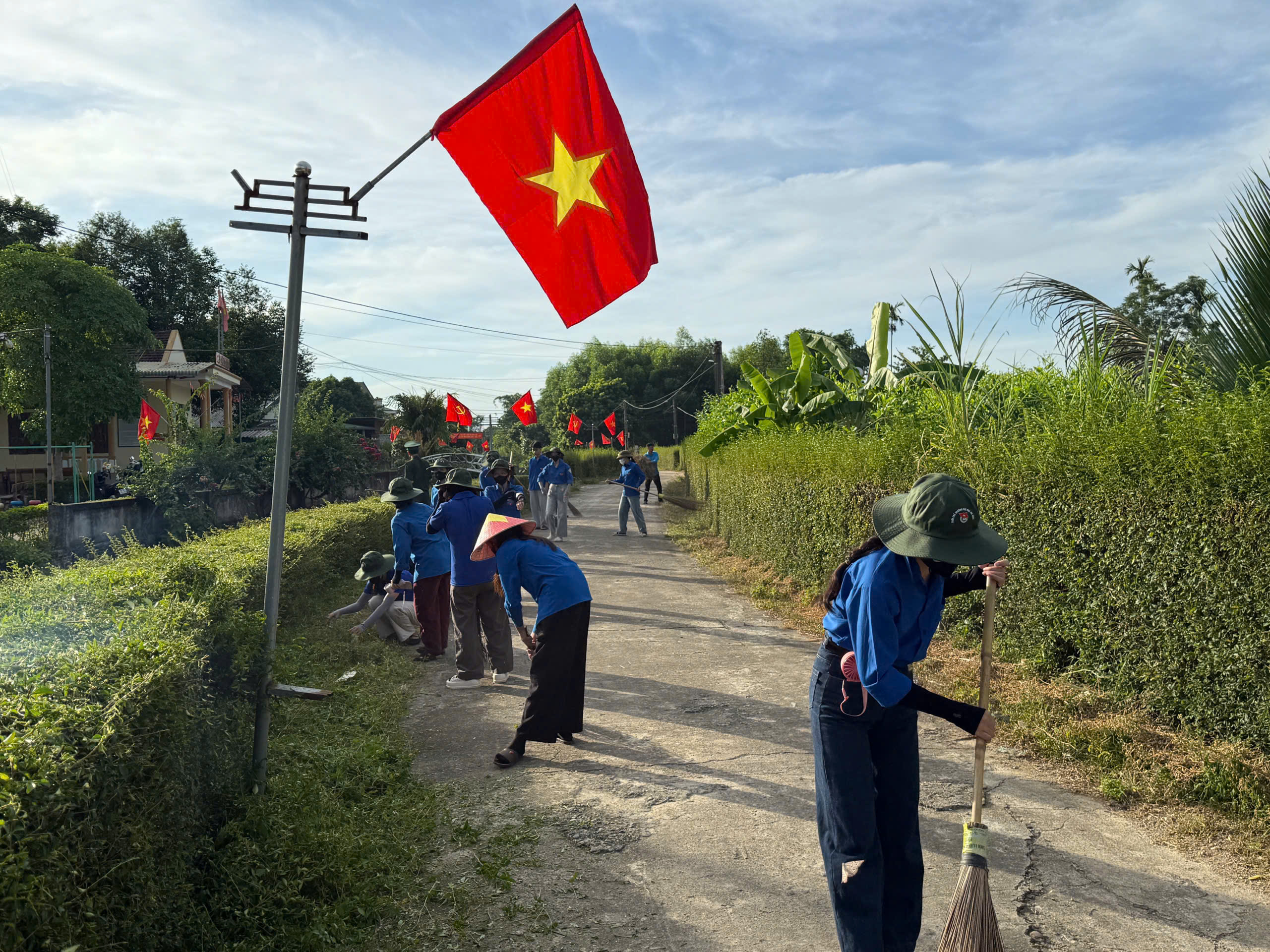 Hỗ trợ nông thôn mới