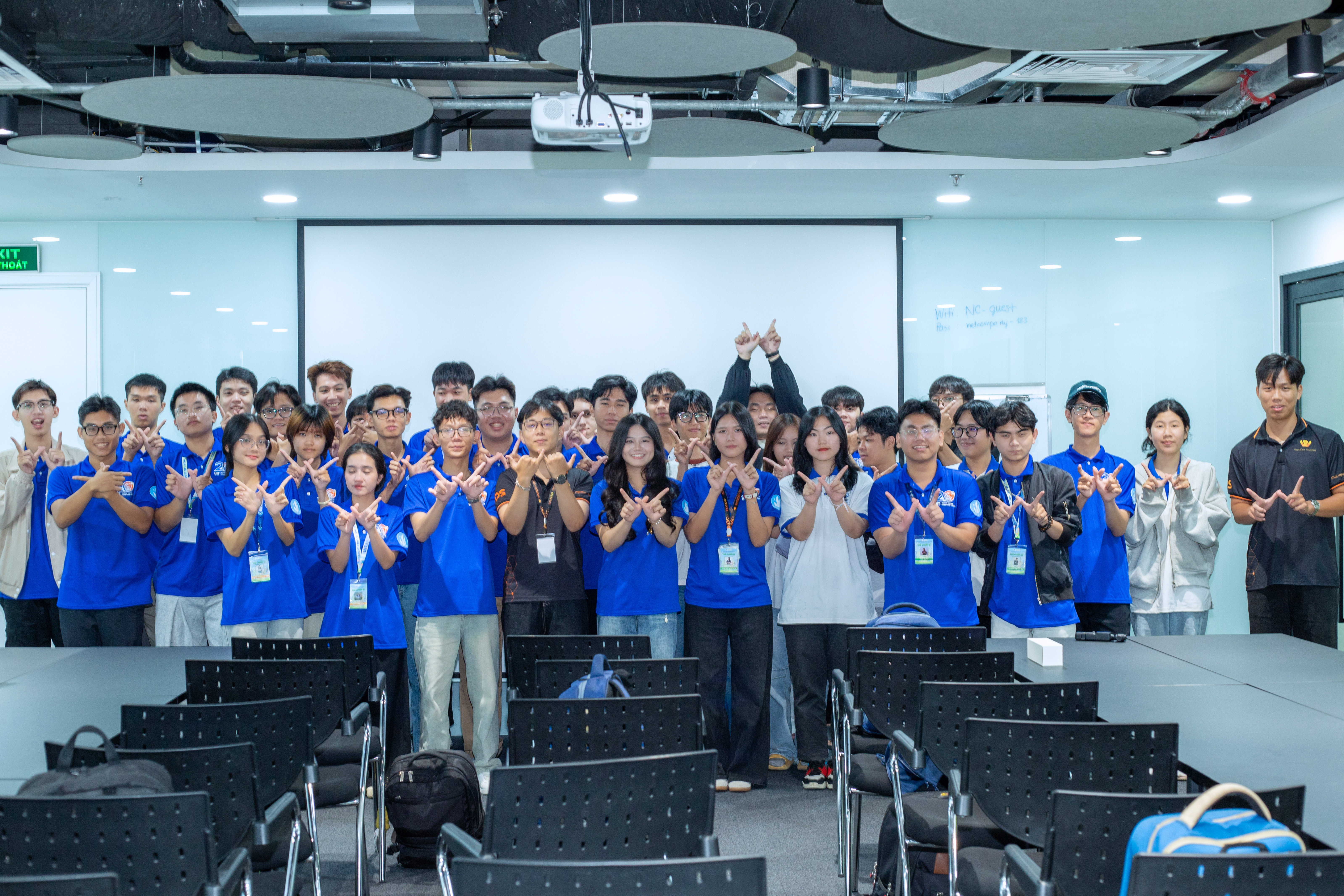 [MÙA HÈ XANH UIT 2026 | ĐỘI HÌNH LẬP TRÌNH WEB] [COMPANY TOUR]