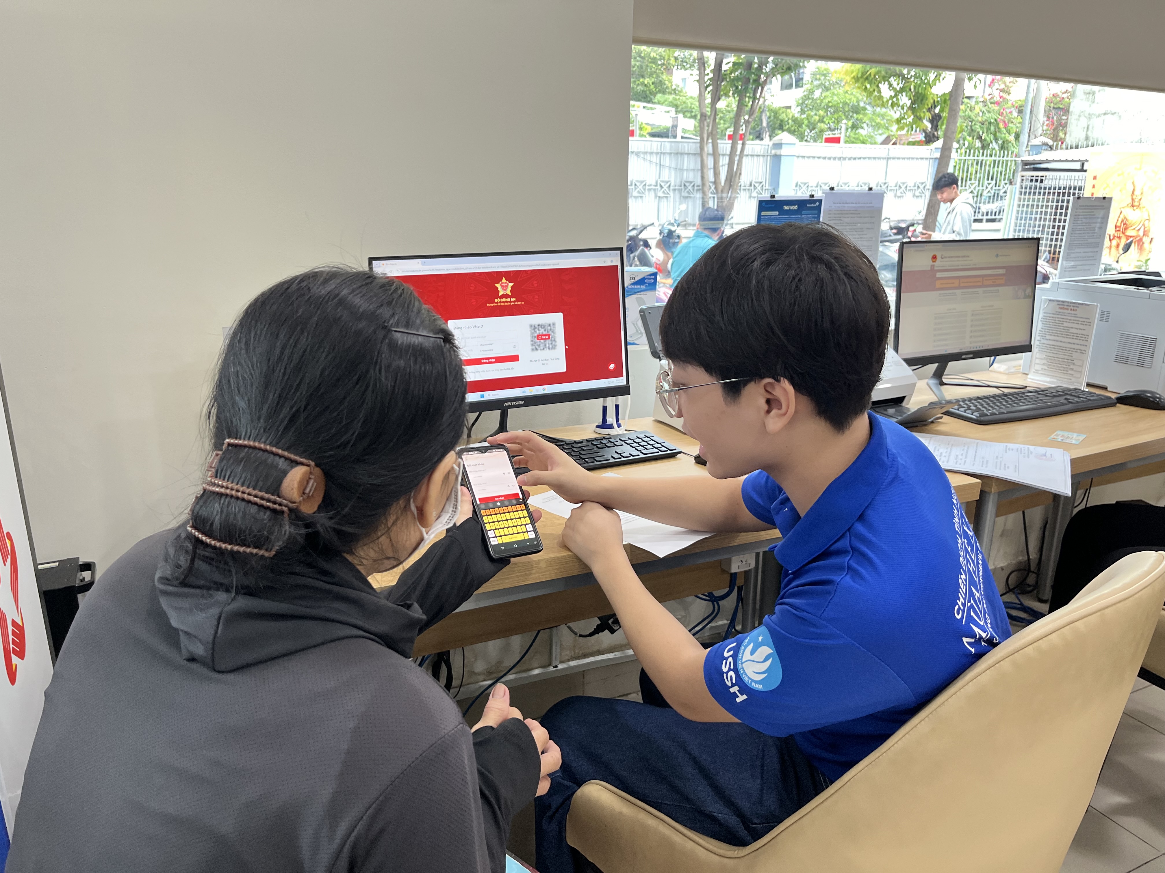 Hỗ trợ dịch vụ Hành chính Công
