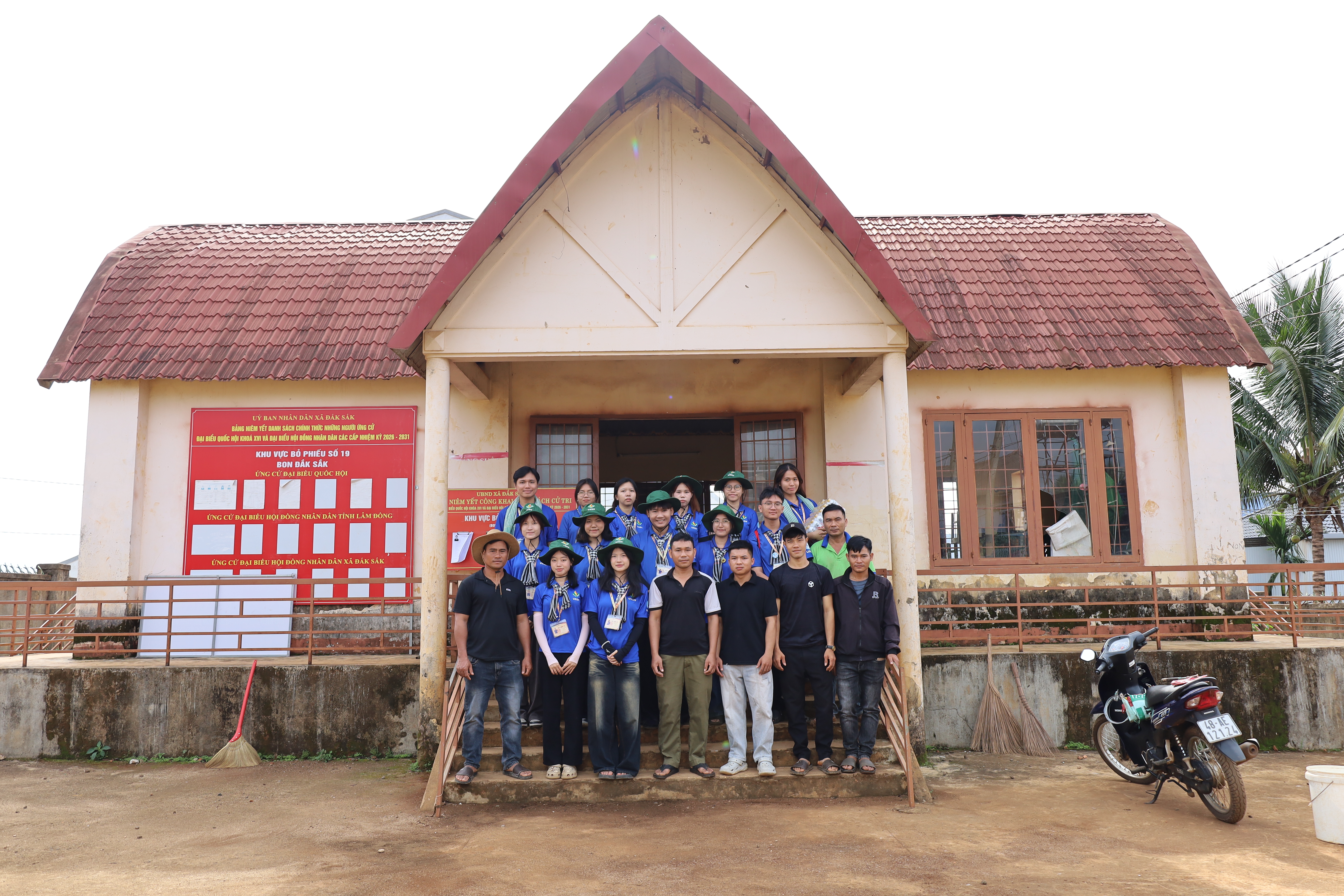 Hỗ trợ địa phương chuẩn bị công tác bầu cử Trưởng thôn