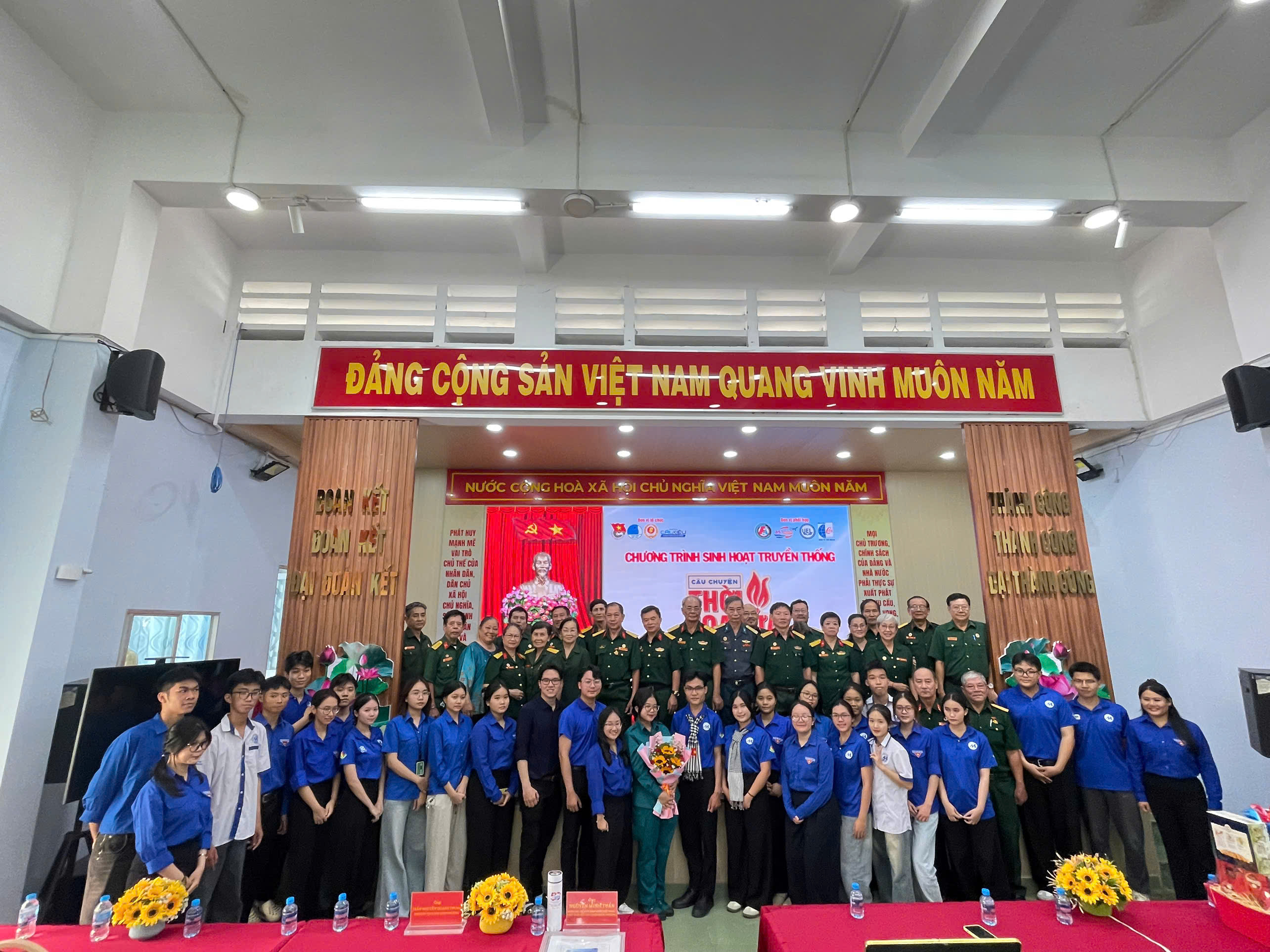 Chương trình Sinh hoạt truyền thống với chủ đề “Câu chuyện thời hoa lửa”