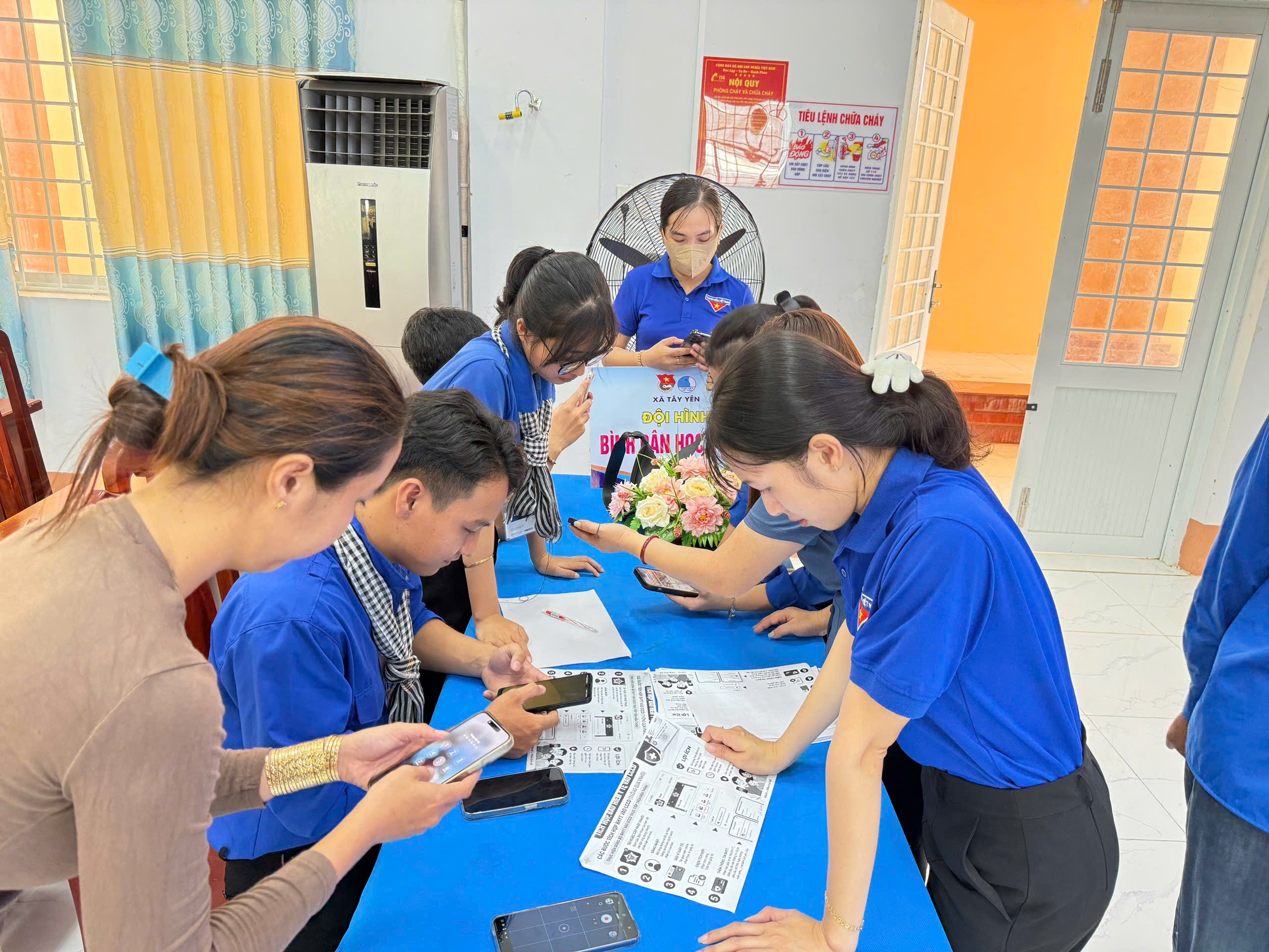 HOẠT ĐỘNG HỖ TRỢ CHUYỂN ĐỔI SỐ CỘNG ĐỒNG