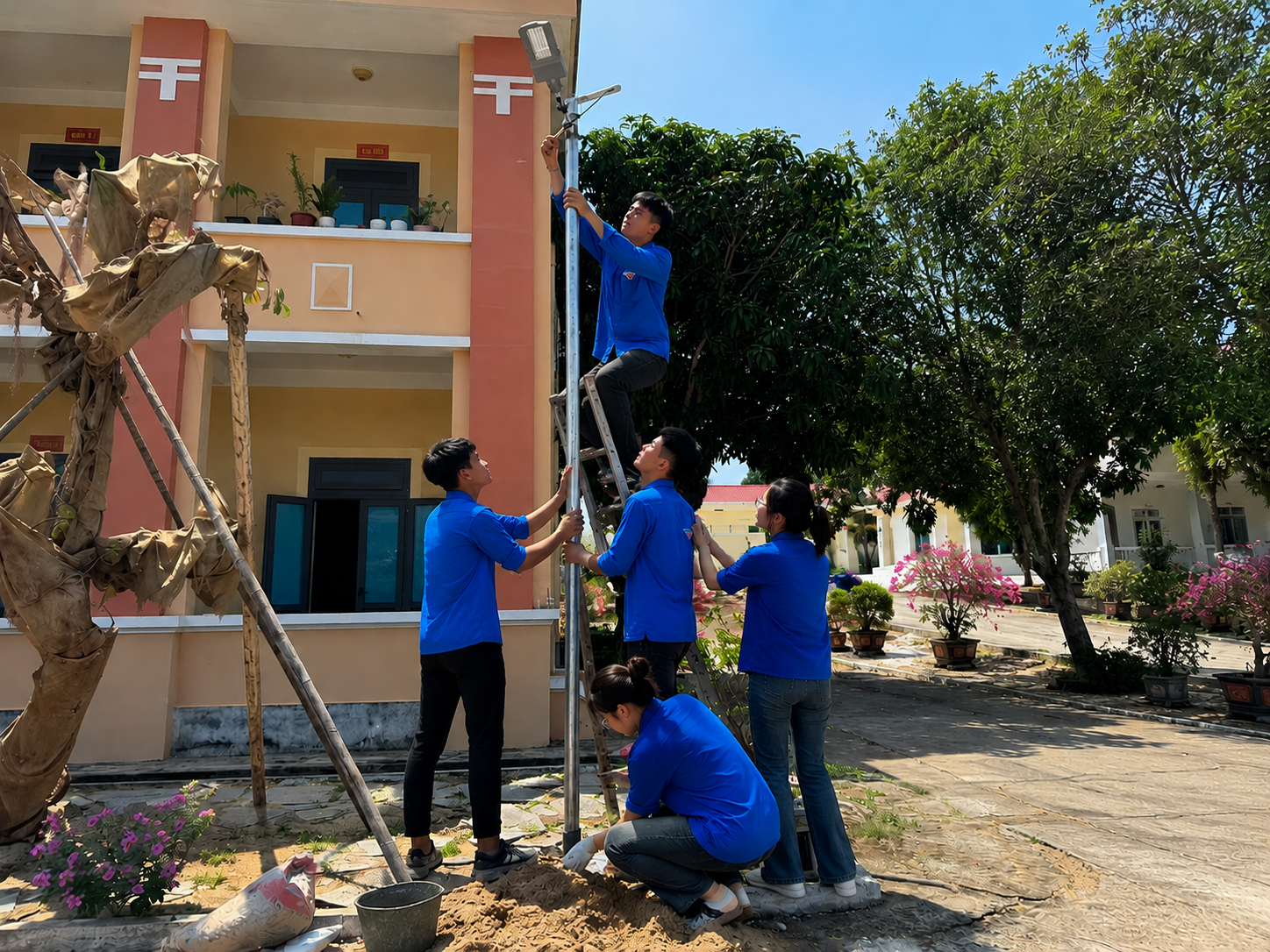 Triển khai công trình Thanh niên "Thắp sáng vùng biên"