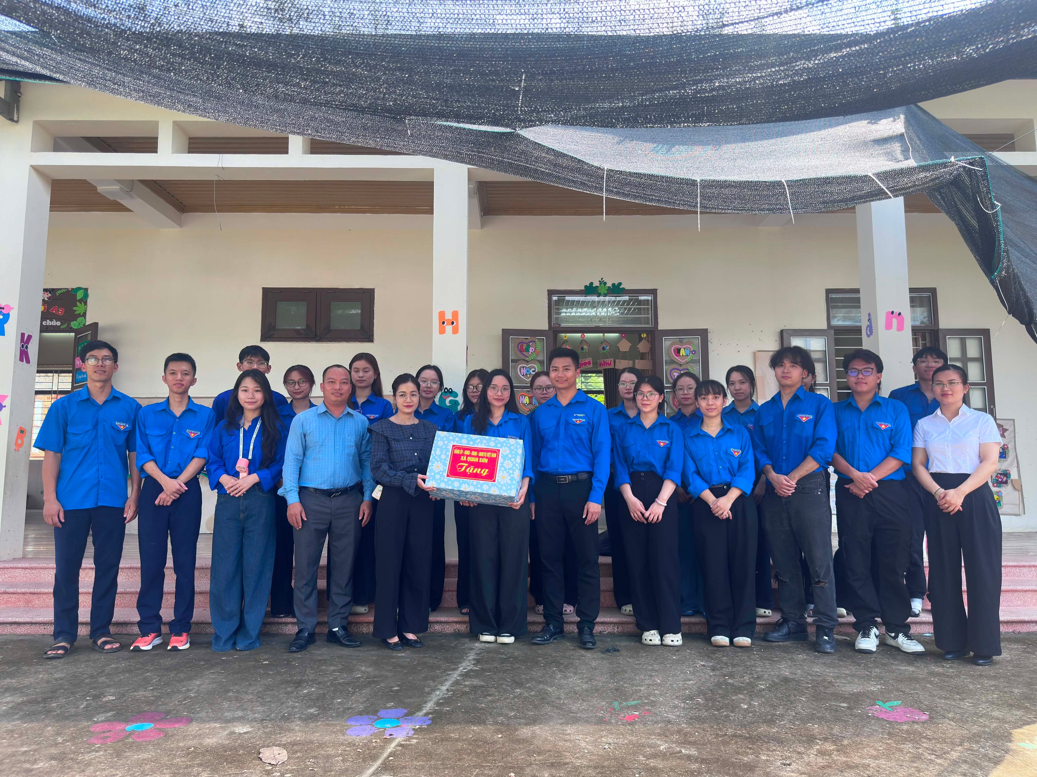 GẶP GỠ, GIỚI THIỆU ĐỘI HÌNH TÌNH NGUYỆN VỚI CHÍNH QUYỀN ĐỊA PHƯƠNG
