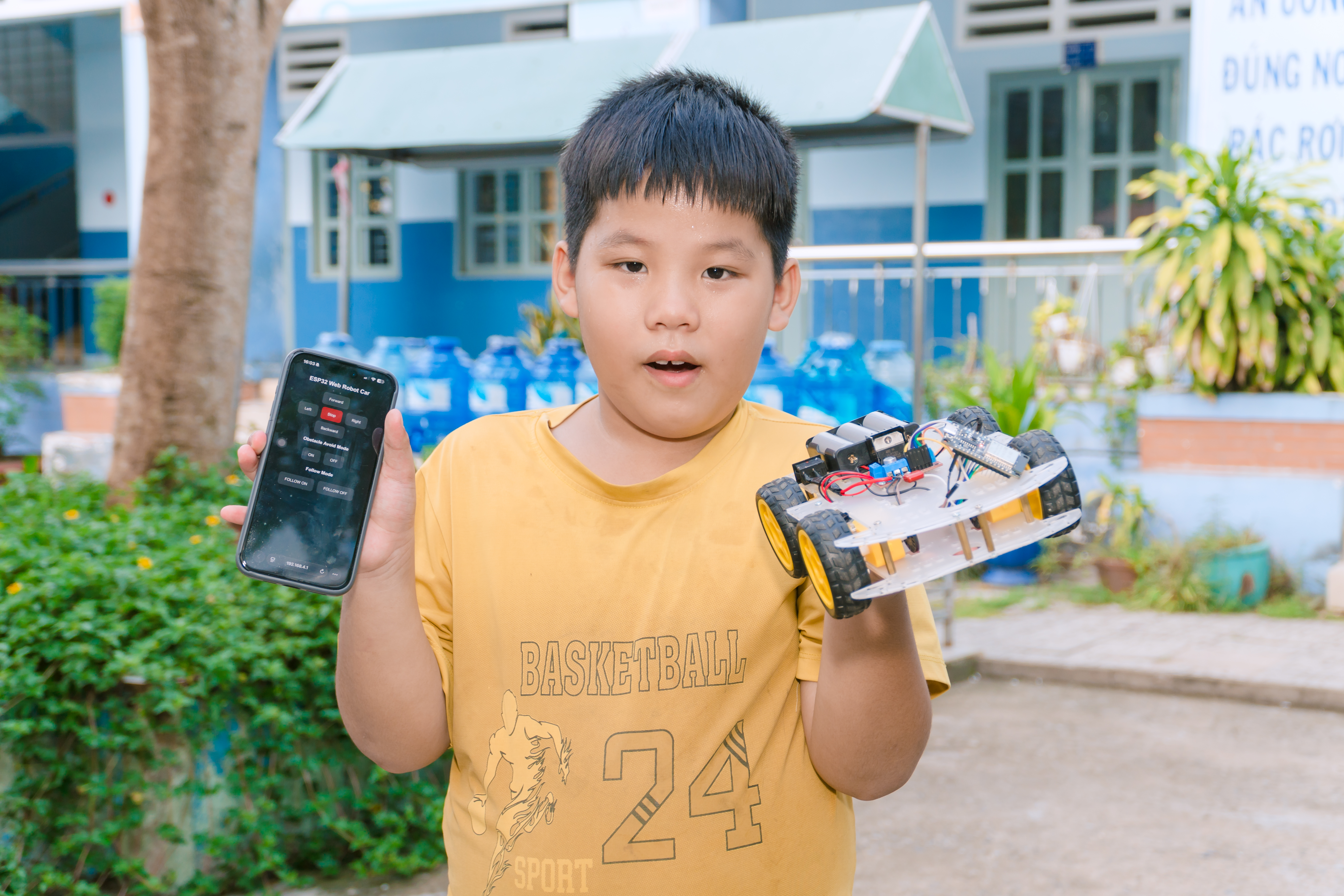 NGÀY HỘI CÔNG NGHỆ THÔNG TIN TẠI XÃ TÂN NHỰT