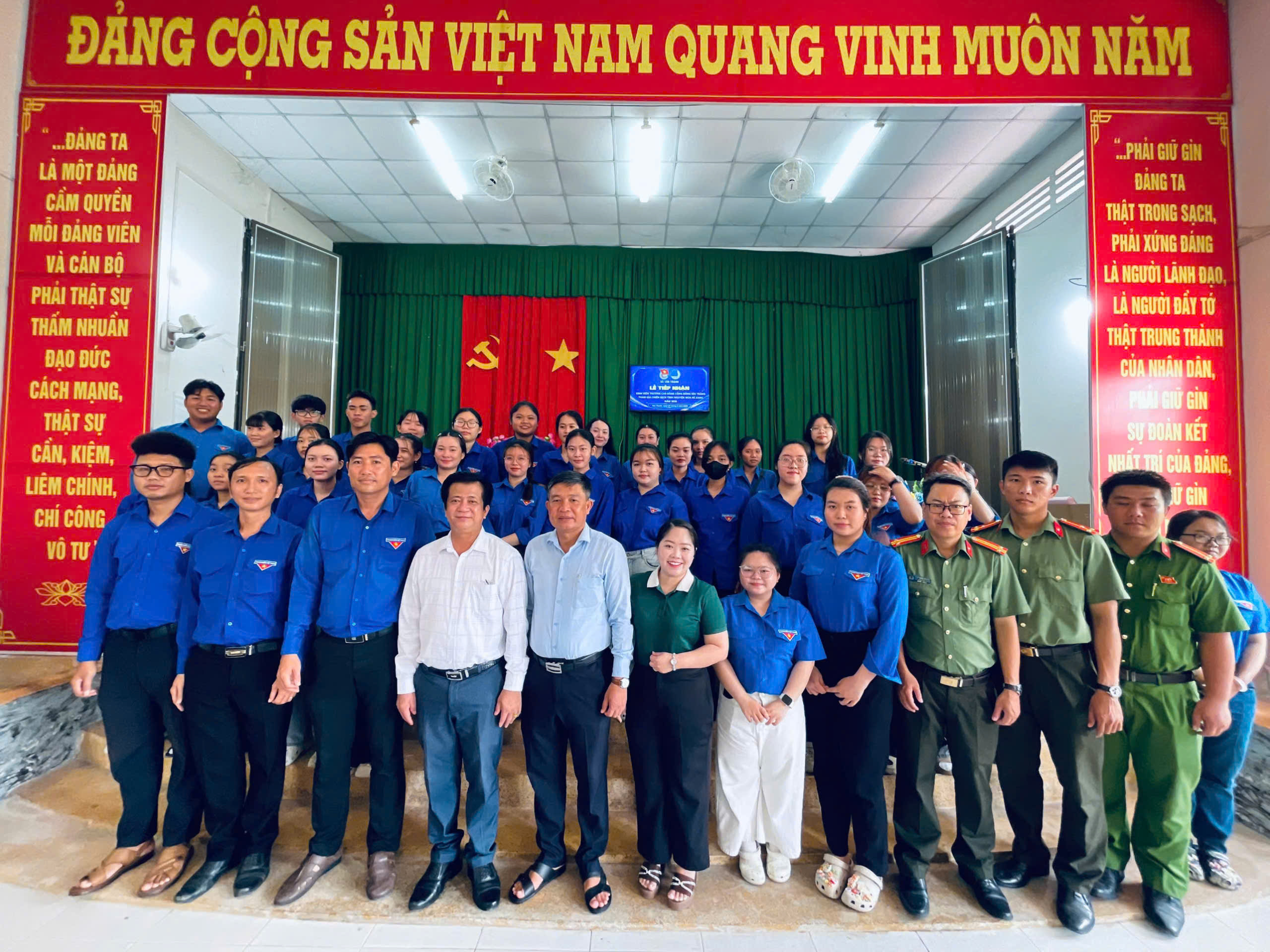 ĐỘI HÌNH MÙA HÈ XANH CHUYỂN ĐỔI SỐ, XÂY DỰNG NÔNG THÔN MỚI