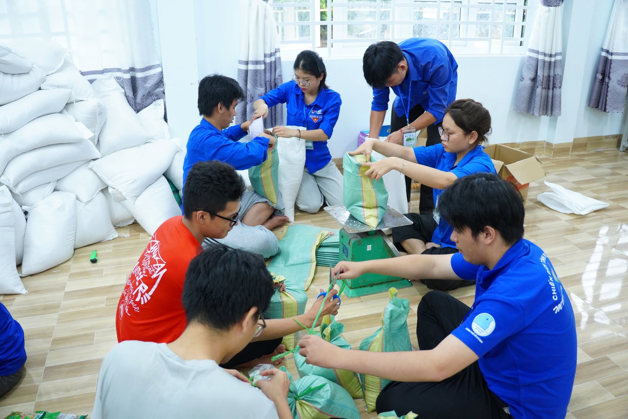 [TBD] Các chiến sĩ tiếp tục chuẩn bị cho Gian hàng 0 đồng
