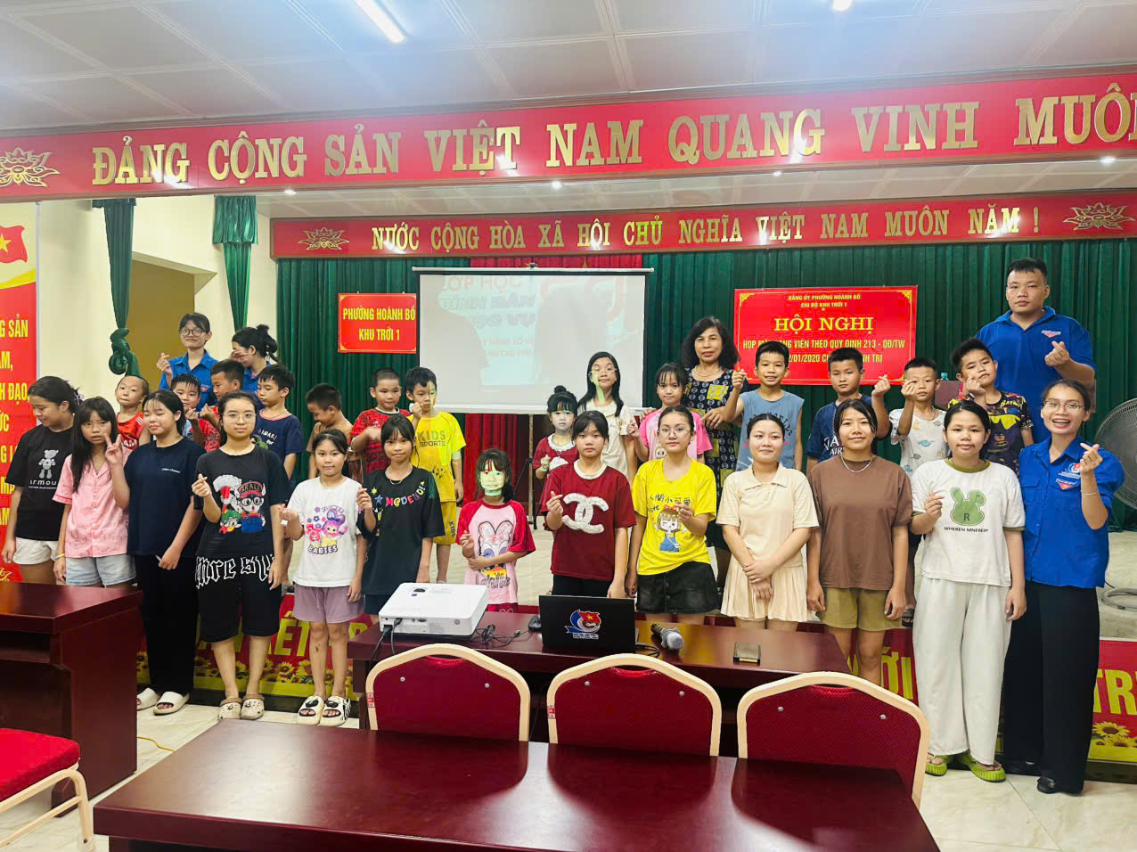 LỚP HỌC BÌNH DÂN HỌC VỤ SỐ CHO THANH THIẾU NIÊN, NHI ĐỒNG