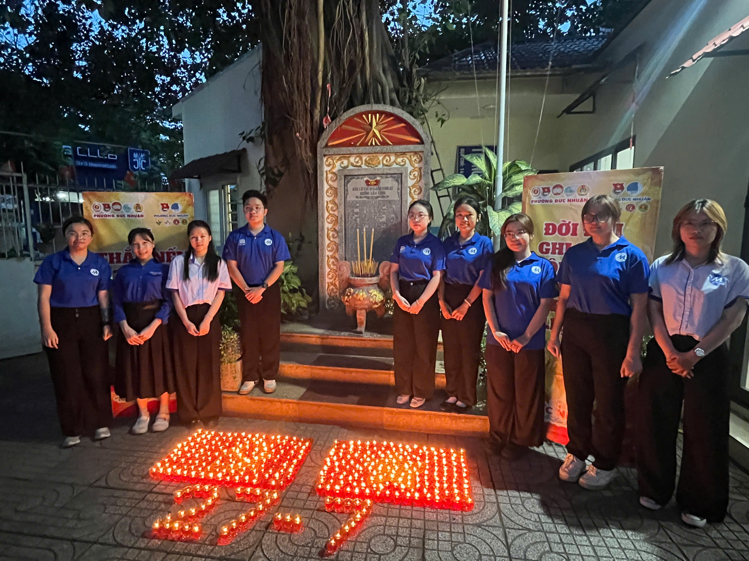 Thắp nến tri ân Phường Đức Nhuận