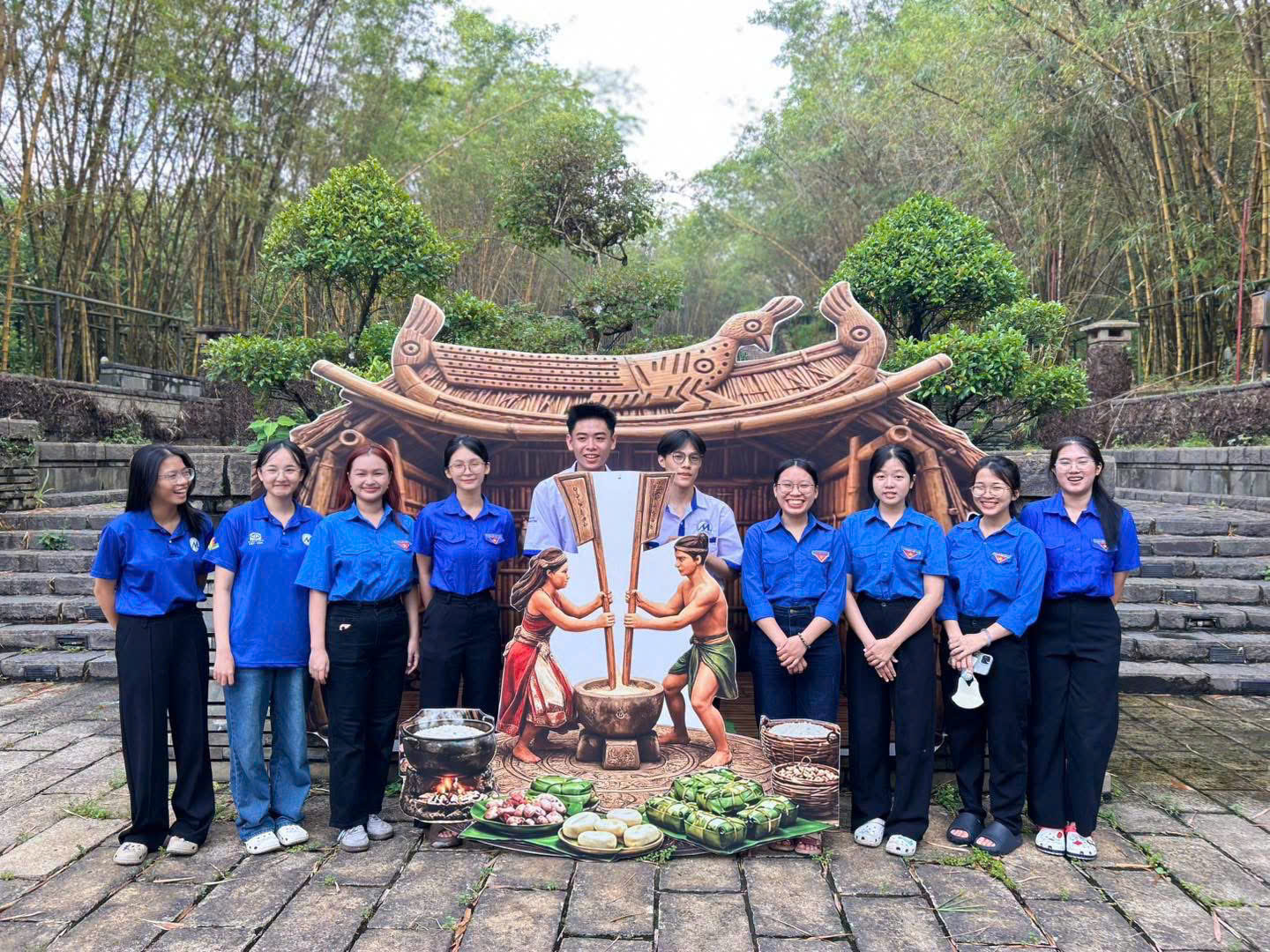 UFM - HOẠT ĐỘNG "HÀNH TRÌNH KÝ ỨC ĐỎ"