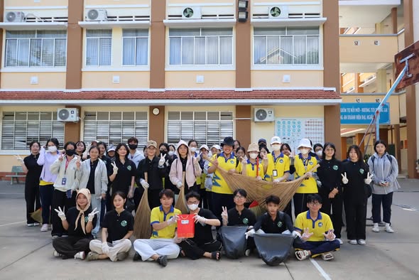 UFM - Hoạt động hưởng ứng “Toàn dân chung tay bảo vệ môi trường, vì một Việt Nam xanh – sạch – đẹp”