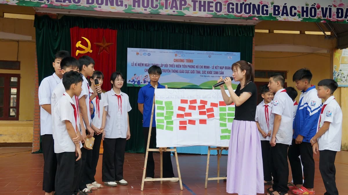 Hoạt động truyền thông giáo dục sức khoẻ về giới tính và sức khoẻ sinh sản cho trẻ vị thành niên